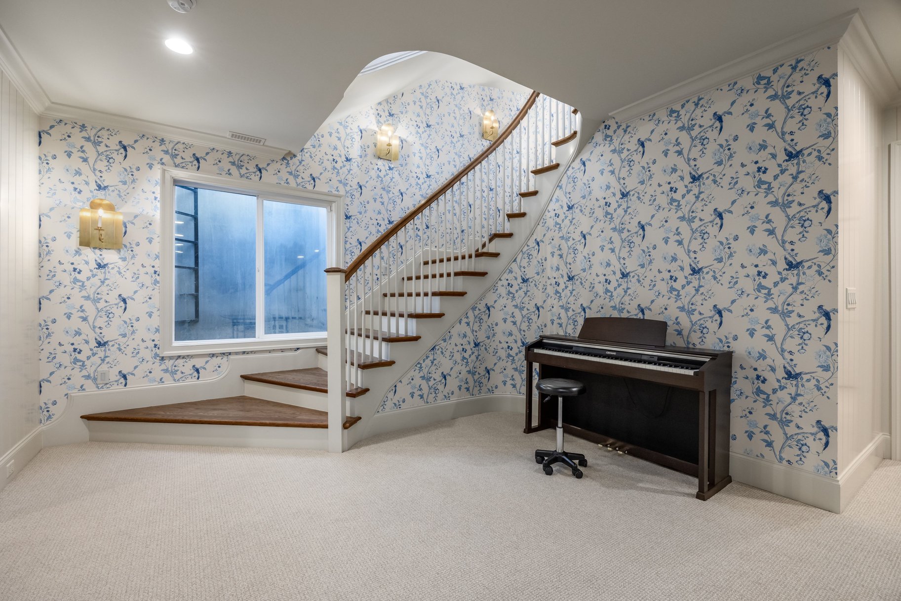  Timeless Colonial Charm Meets Refined Modern Luxury In This Storybook Retreat - 物件實景