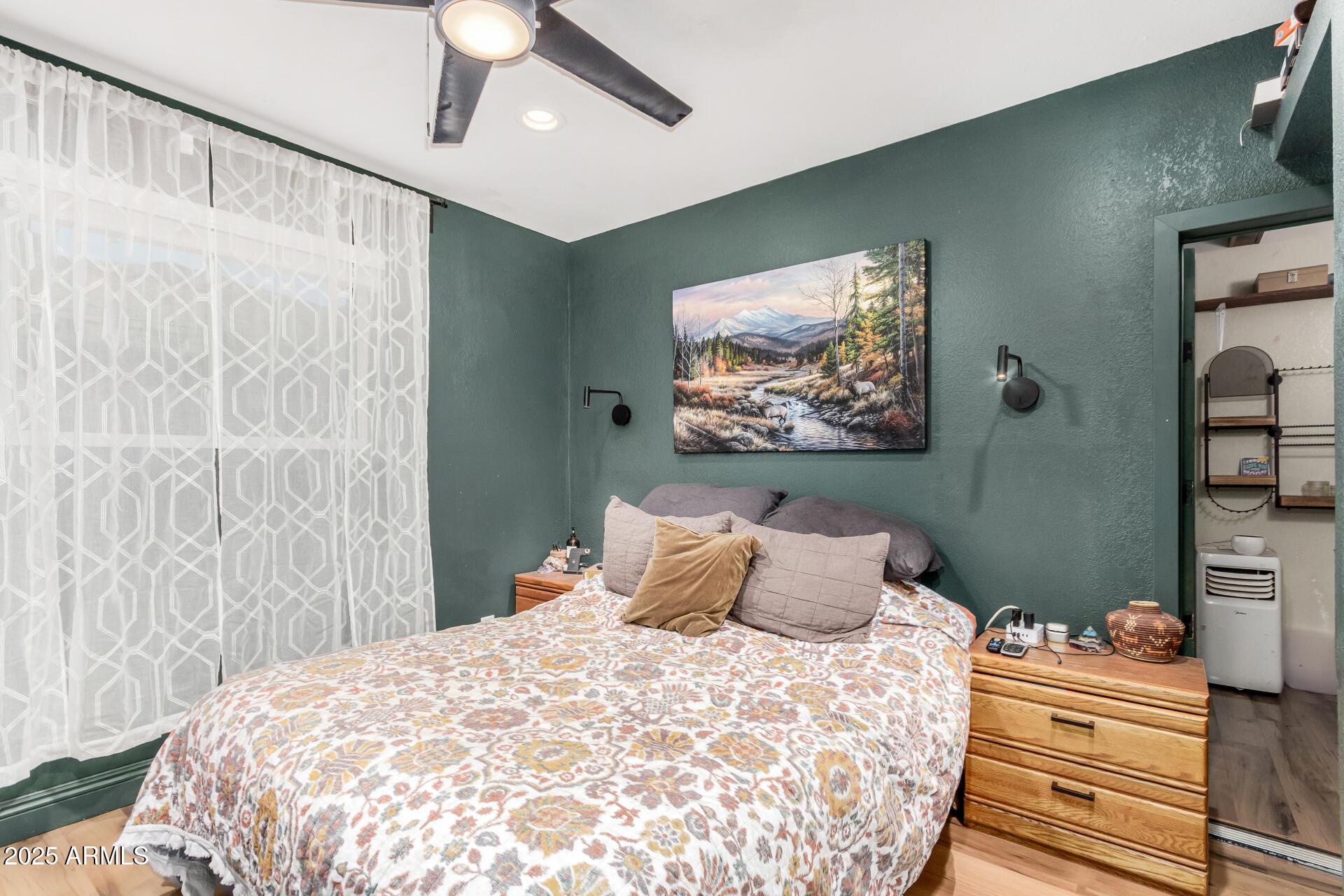 Chandler, Arizona, 85225, United States, 5 Bedrooms Bedrooms, ,2 BathroomsBathrooms,Residential,For Sale,1996628