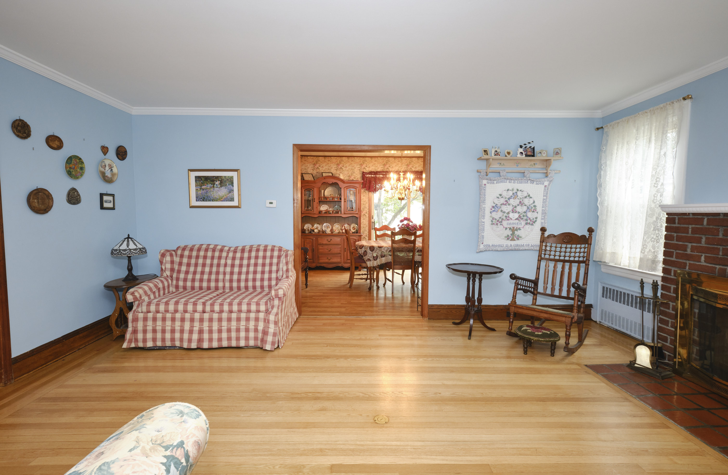 Floral Park, New York, 11001, United States, 3 Bedrooms Bedrooms, ,2 BathroomsBathrooms,Residential,For Sale,1974847