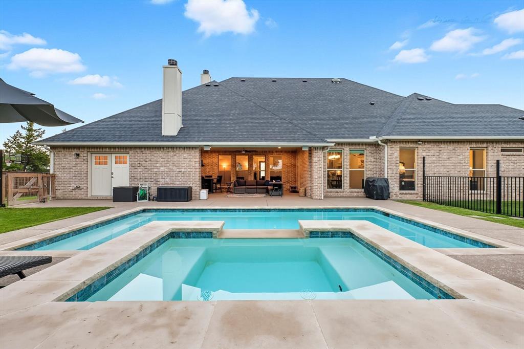 Midlothian, Texas, 76065, United States, 4 Bedrooms Bedrooms, ,3 BathroomsBathrooms,Residential,For Sale,1950999