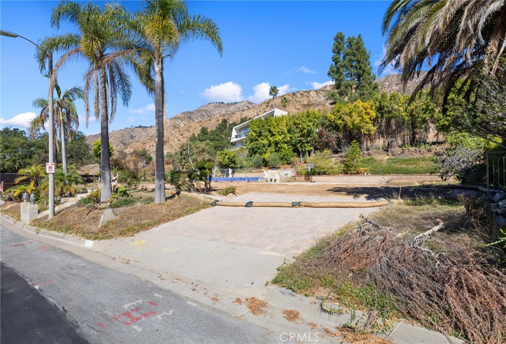 Pasadena, California, 91107, United States, 4 Bedrooms Bedrooms, ,3 BathroomsBathrooms,Residential,For Sale,1989049