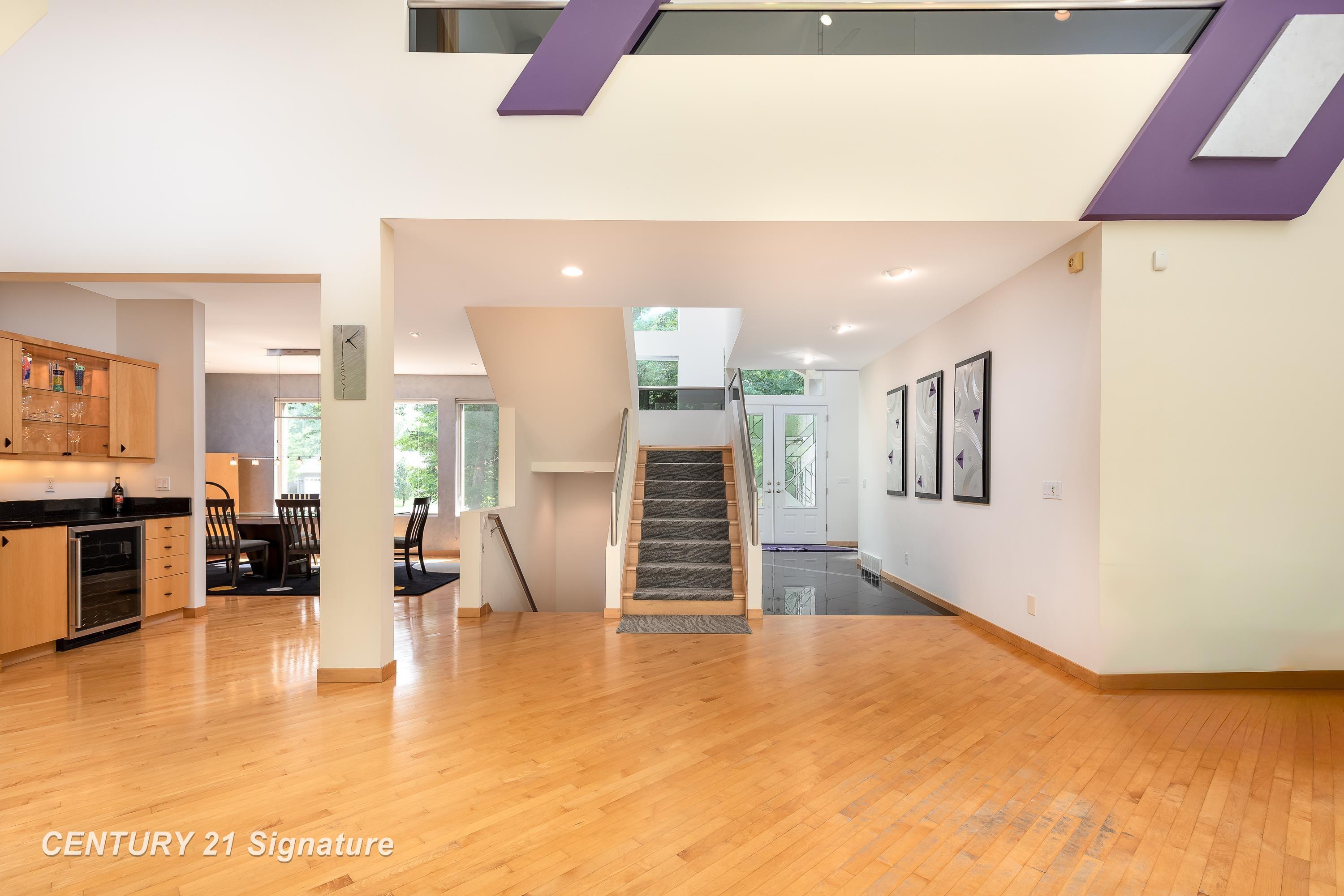 Midland, Michigan, 48642, United States, 4 Bedrooms Bedrooms, ,5 BathroomsBathrooms,Residential,For Sale,1979338