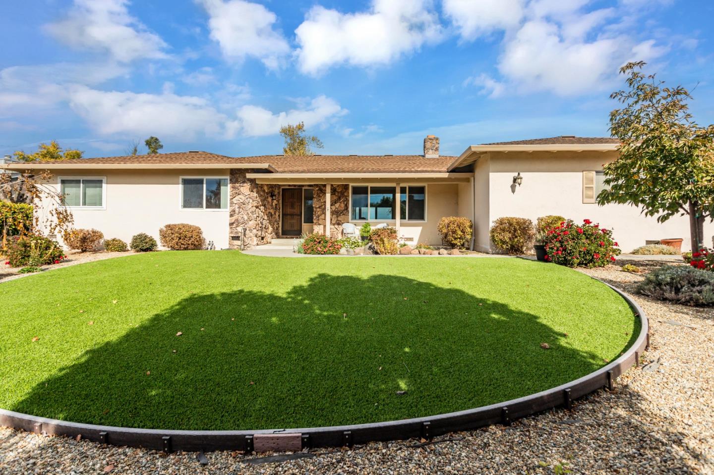 Hollister, California, 95023, United States, 4 Bedrooms Bedrooms, ,3 BathroomsBathrooms,Residential,For Sale,1750657