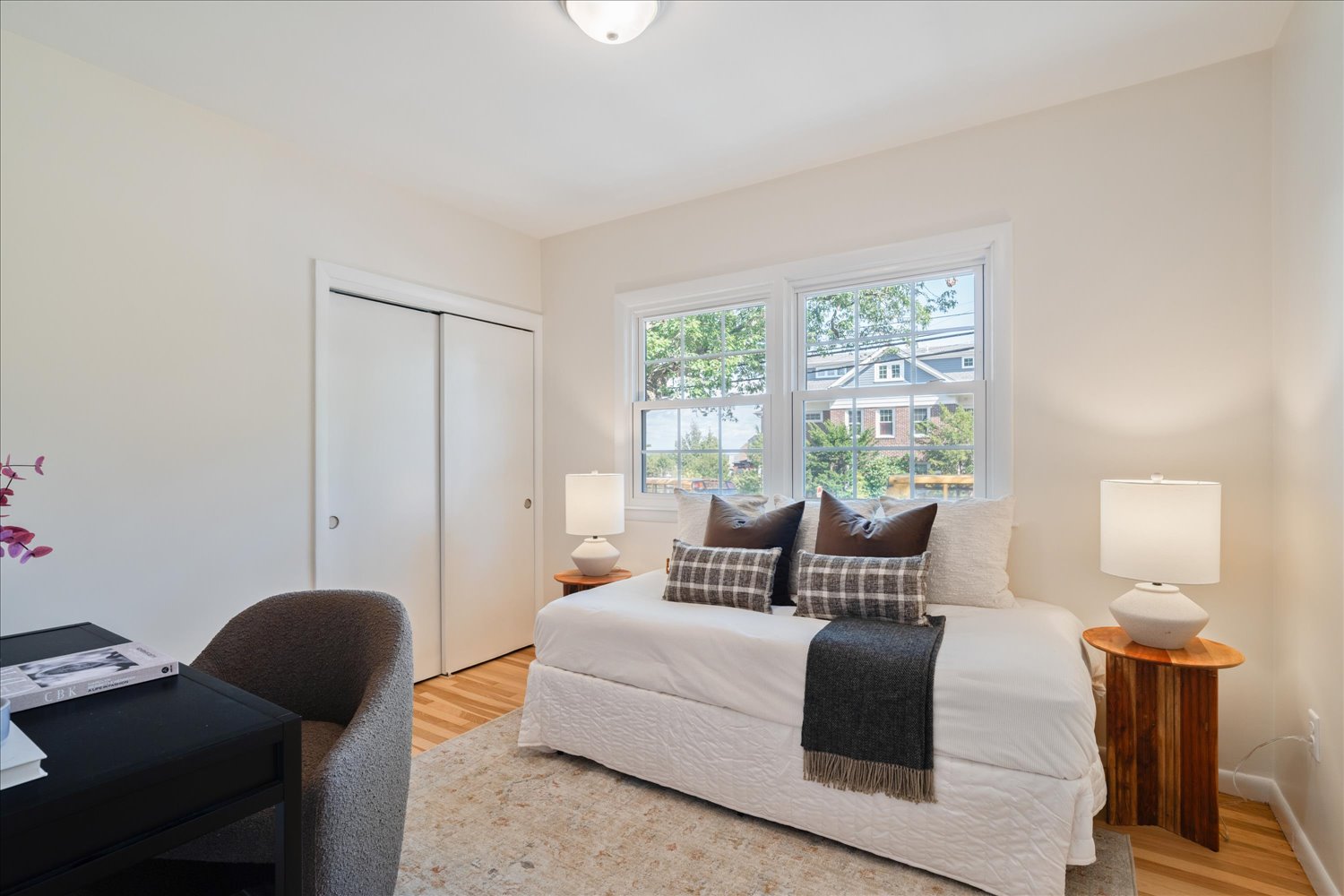 Providence, Rhode Island, 02906, United States, 2 Bedrooms Bedrooms, ,2 BathroomsBathrooms,Residential,For Sale,1943383