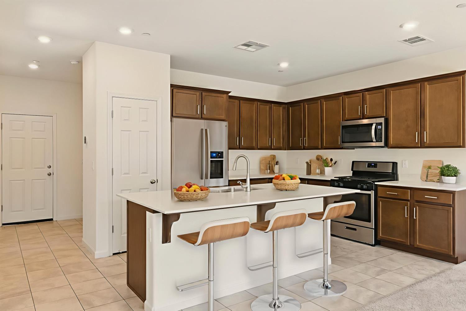Elk Grove, California, 95758, United States, 4 Bedrooms Bedrooms, ,3 BathroomsBathrooms,Residential,For Sale,1847493