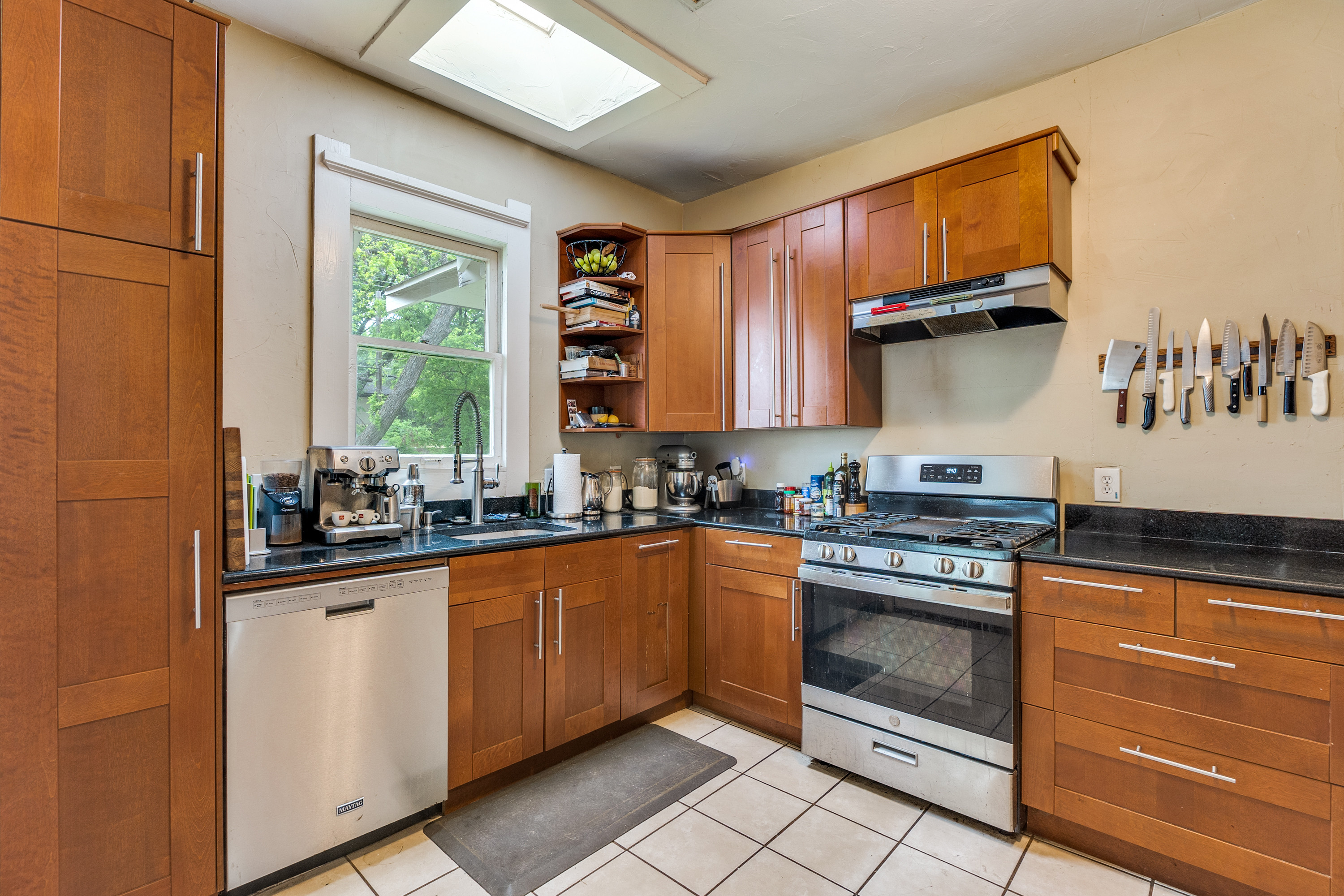  Value Opportunity in Winnetka Heights - 物件實景