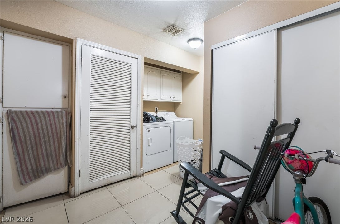 Las Vegas, Nevada, 89104, United States, 6 Bedrooms Bedrooms, ,2 BathroomsBathrooms,Residential,For Sale,2048974