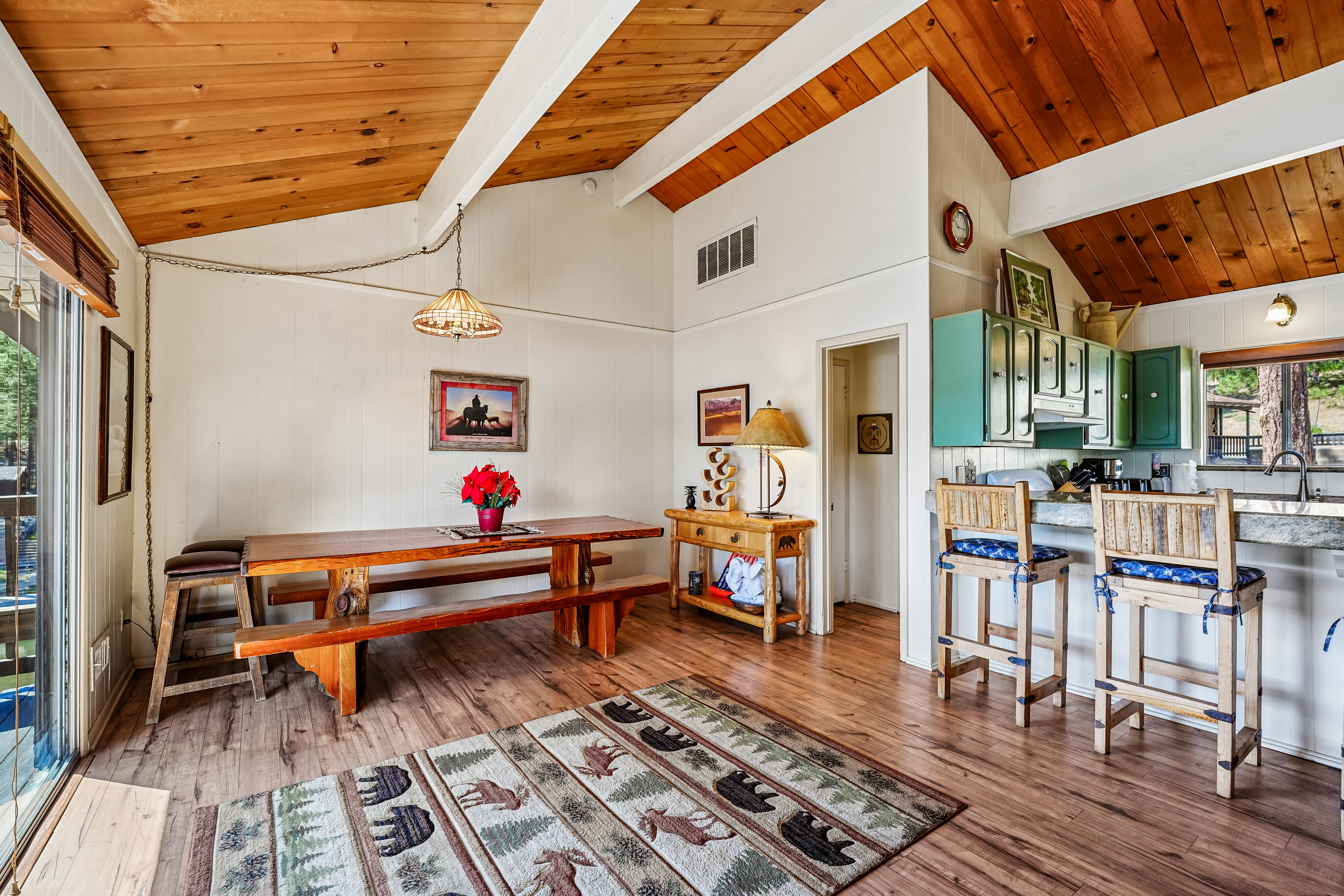  701 Cove Drive, Big Bear Lake, CA 92315 - 物件實景