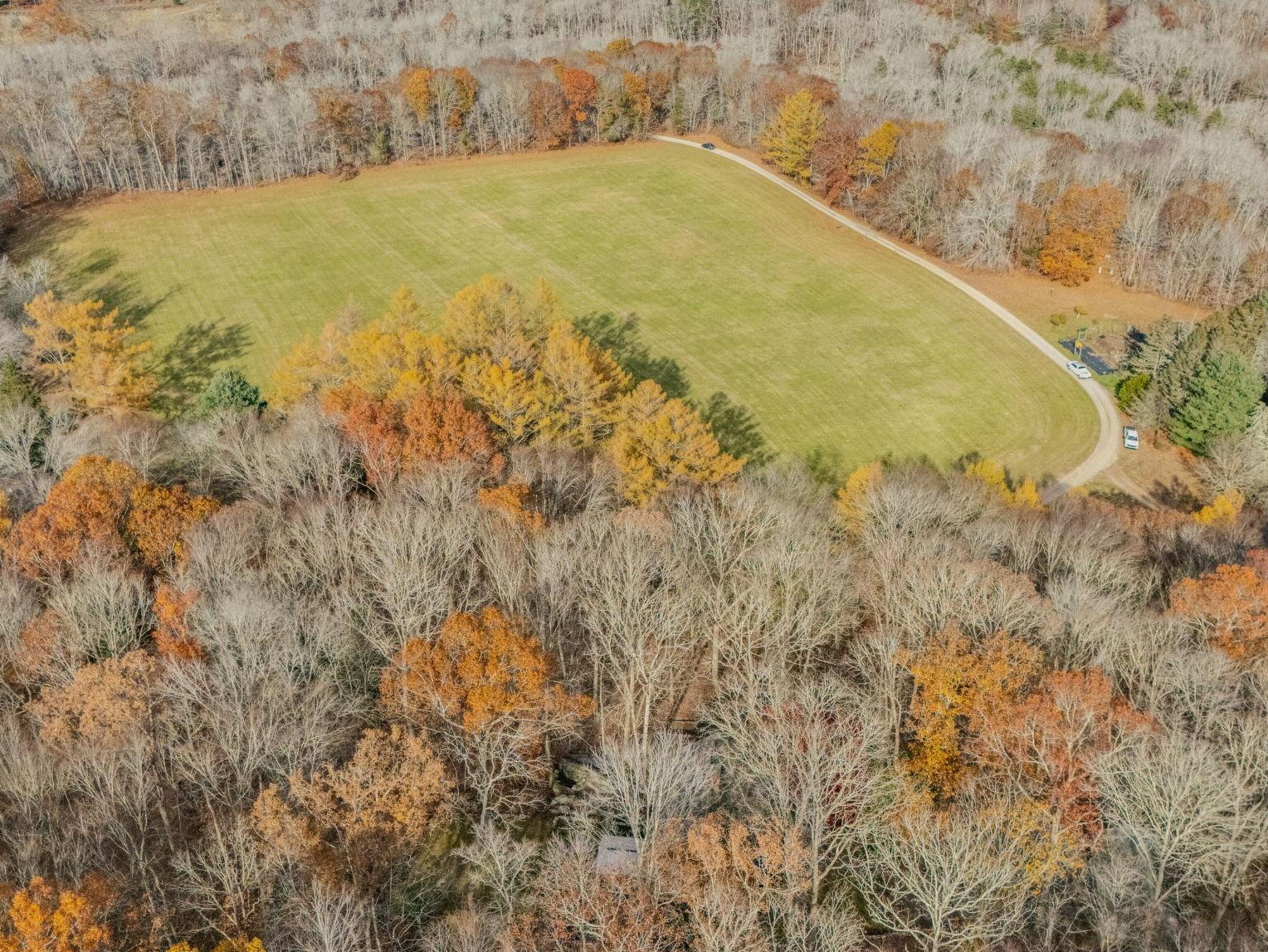 Lyme, Connecticut, 06371, United States, 2 Bedrooms Bedrooms, ,3 BathroomsBathrooms,Residential,For Sale,1991531