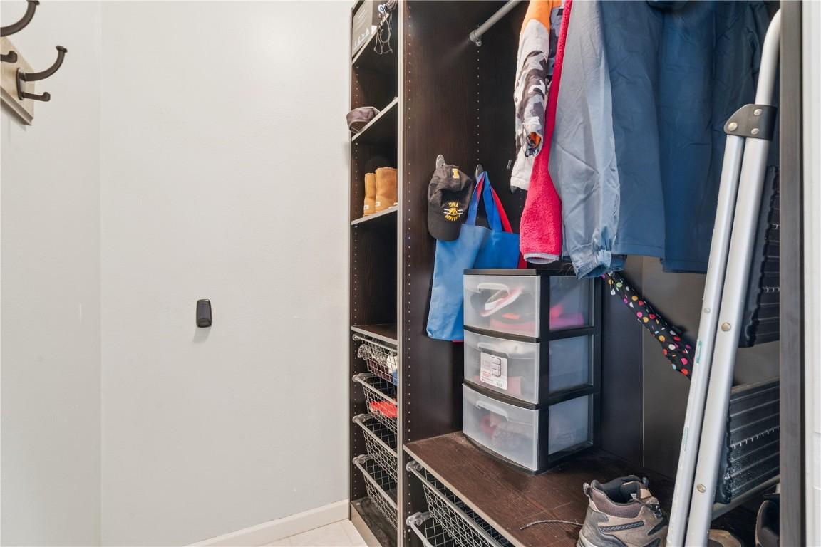 Marion, Iowa, 52302, United States, 5 Bedrooms Bedrooms, ,4 BathroomsBathrooms,Residential,For Sale,1984063