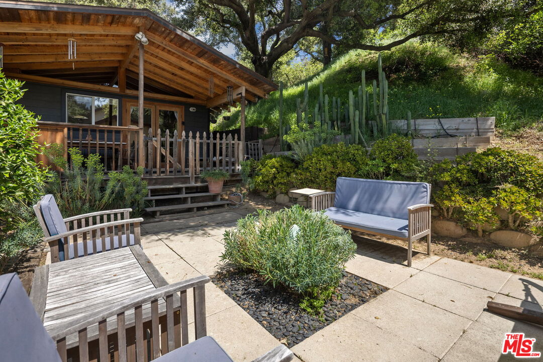 Topanga, California, 90290, United States, 4 Bedrooms Bedrooms, ,3 BathroomsBathrooms,Residential,For Sale,1795536