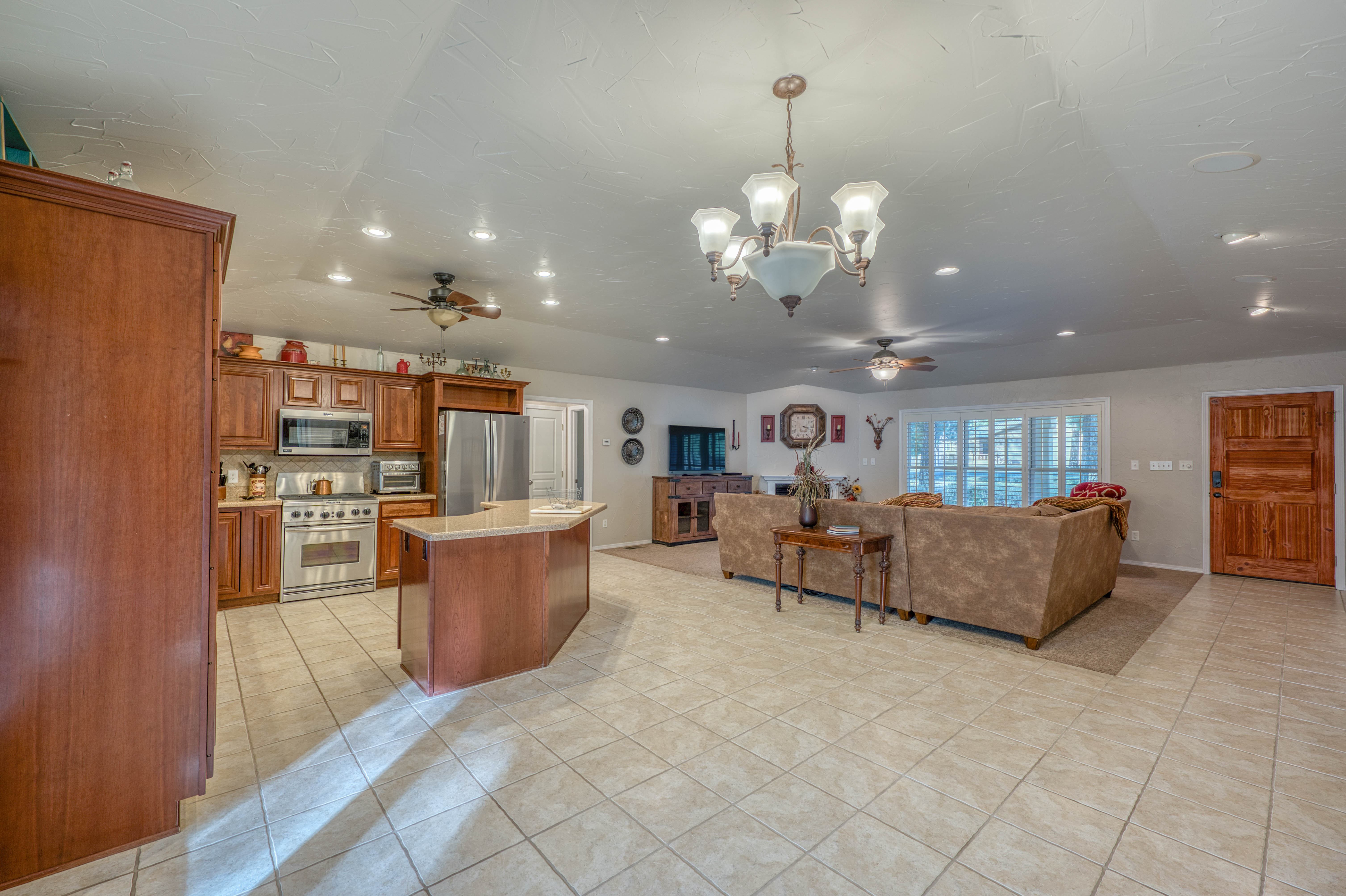 Alto, New Mexico, 88312, United States, 3 Bedrooms Bedrooms, ,2 BathroomsBathrooms,Residential,For Sale,2005100