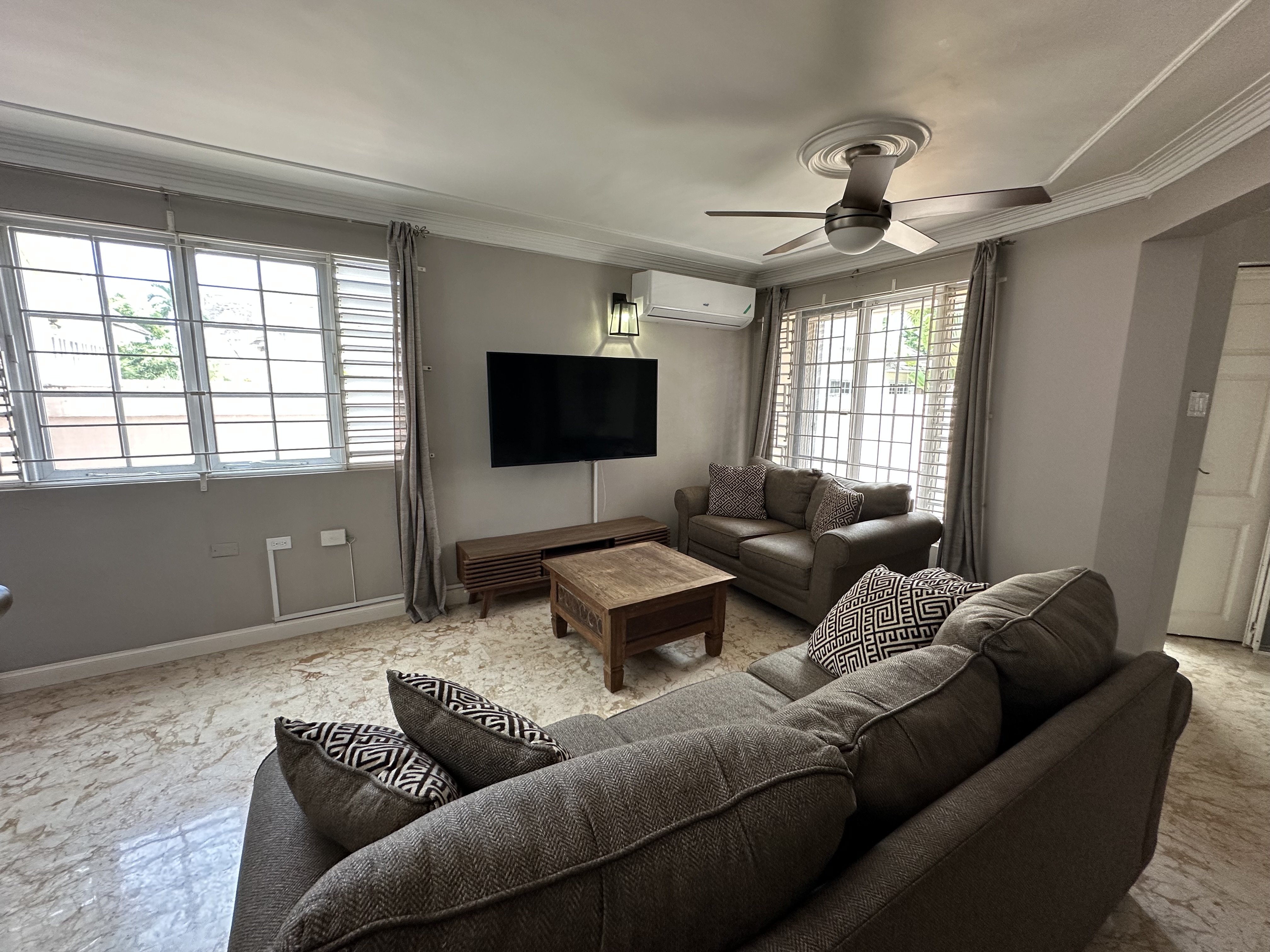 Kingston 6, JM, 3 Bedrooms Bedrooms, ,4 BathroomsBathrooms,Residential,For Sale,1901284