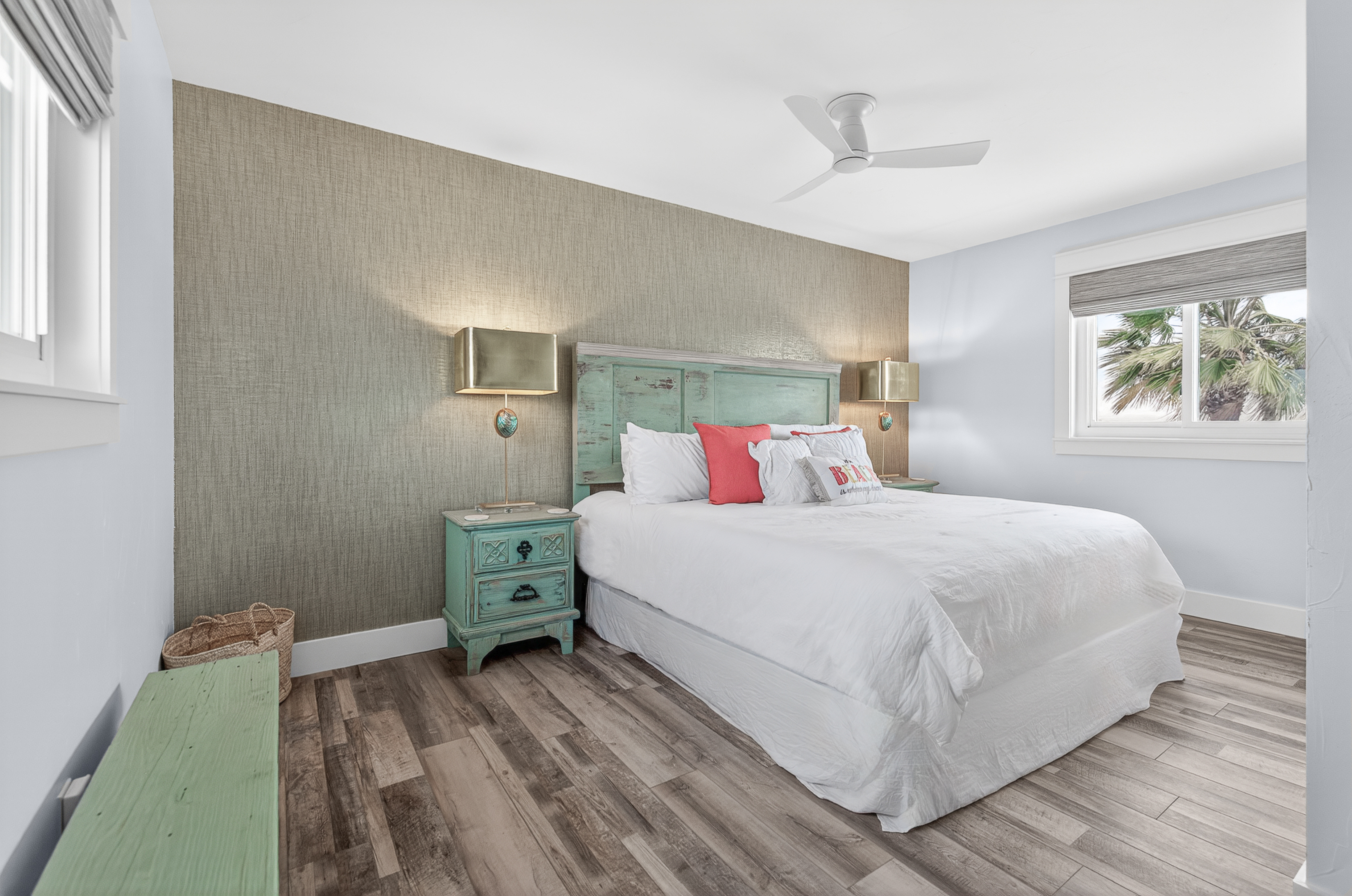  Canal-Front Estate in Island Moorings - 物件實景