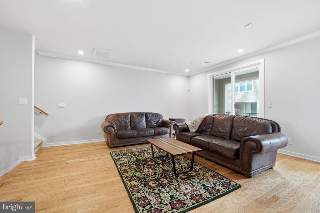 Chantilly, Virginia, 20151, United States, 3 Bedrooms Bedrooms, ,3 BathroomsBathrooms,Residential,For Sale,2048554