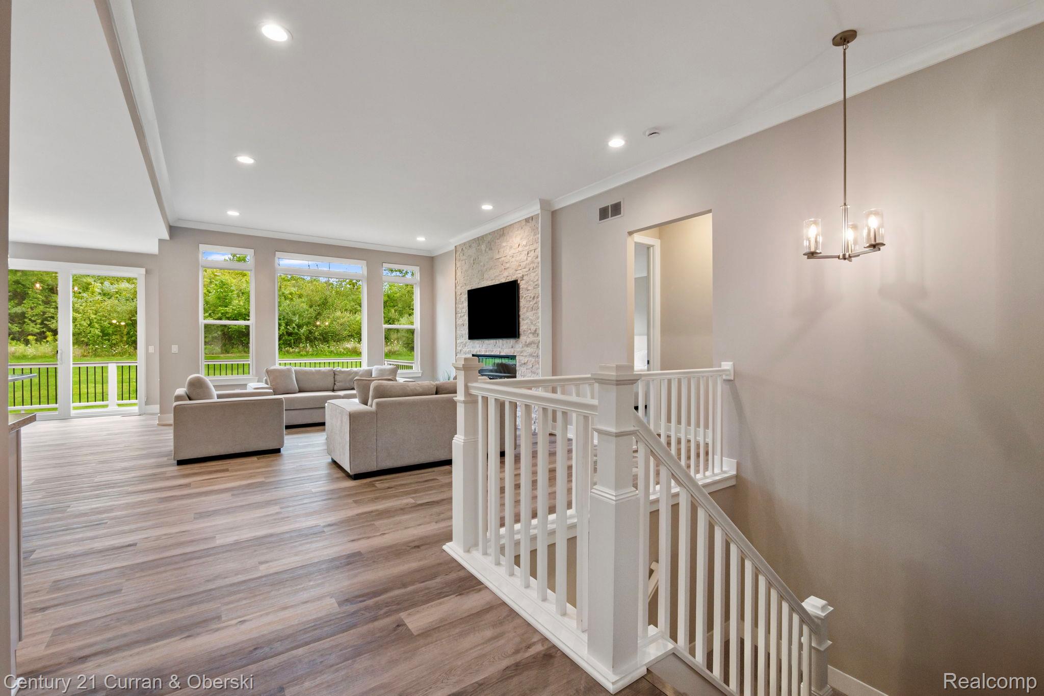 Northville, Michigan, 48168, United States, 2 Bedrooms Bedrooms, ,2 BathroomsBathrooms,Residential,For Sale,1983973