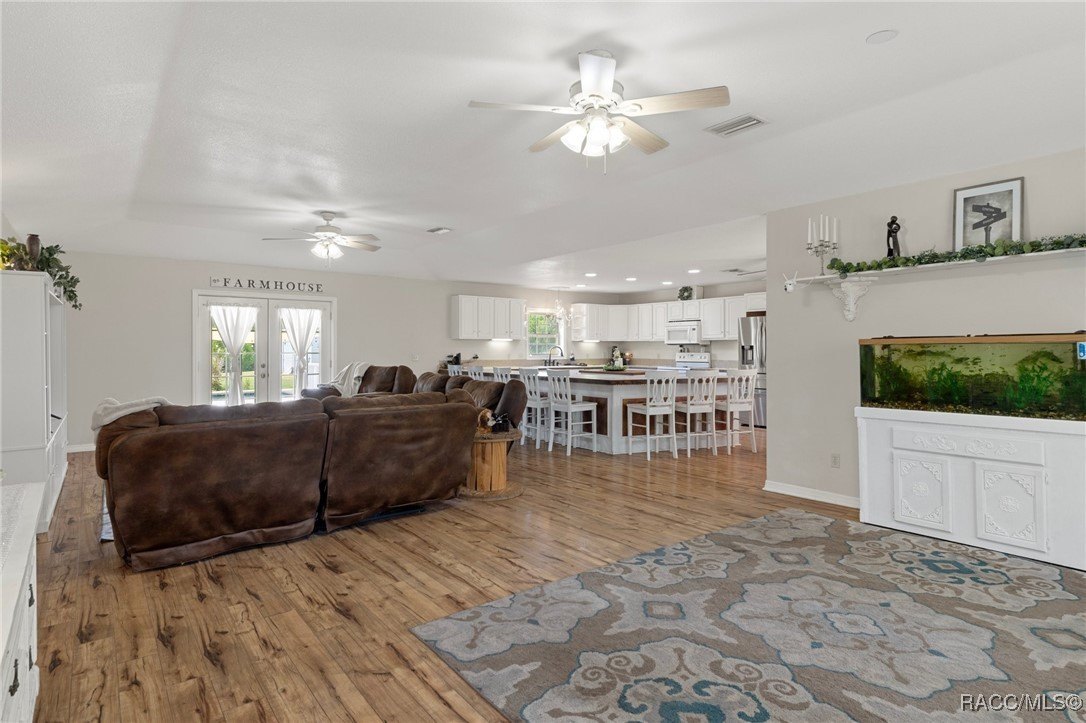 Crystal River, Florida, 34428, United States, 3 Bedrooms Bedrooms, ,3 BathroomsBathrooms,Residential,For Sale,1977079