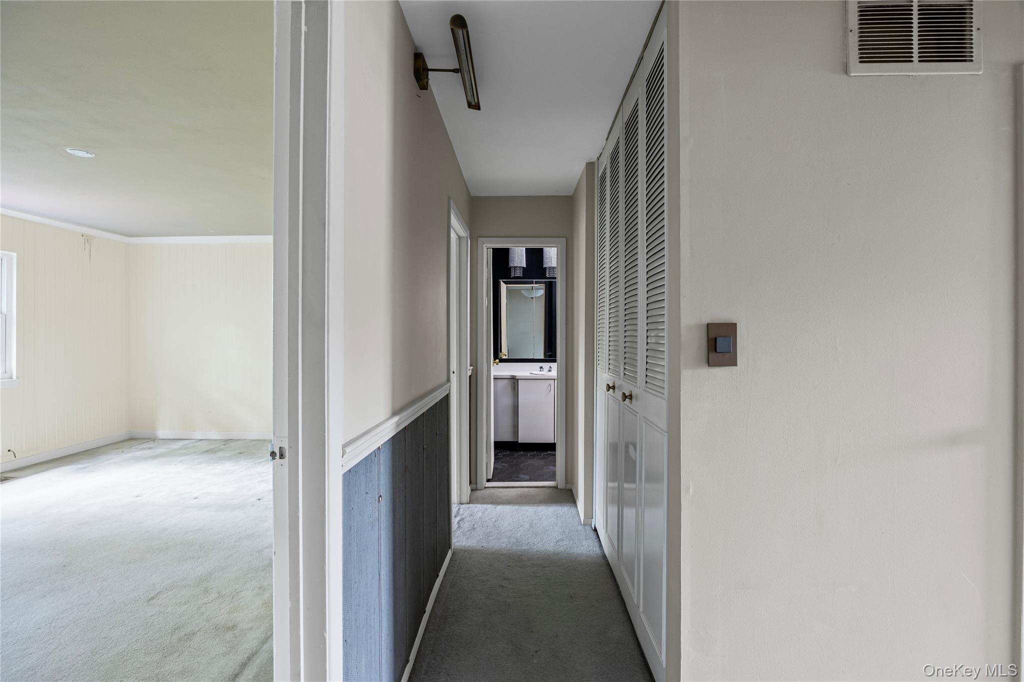 Huntington Station, New York, 11746, United States, 2 Bedrooms Bedrooms, ,2 BathroomsBathrooms,Residential,For Sale,1981328