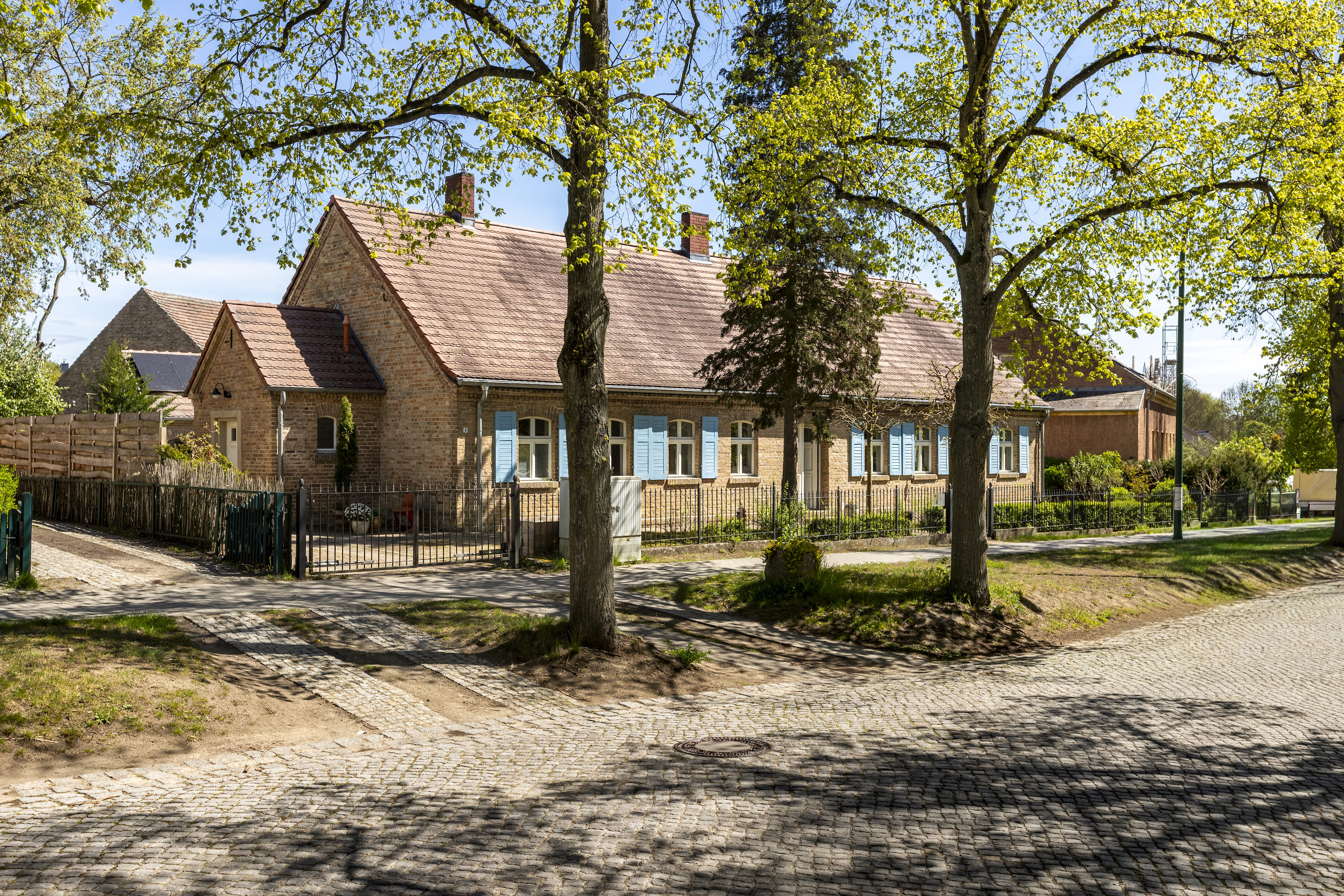  Historical School Reimagined – Exceptional Living with Architectural Depth - 物件實景