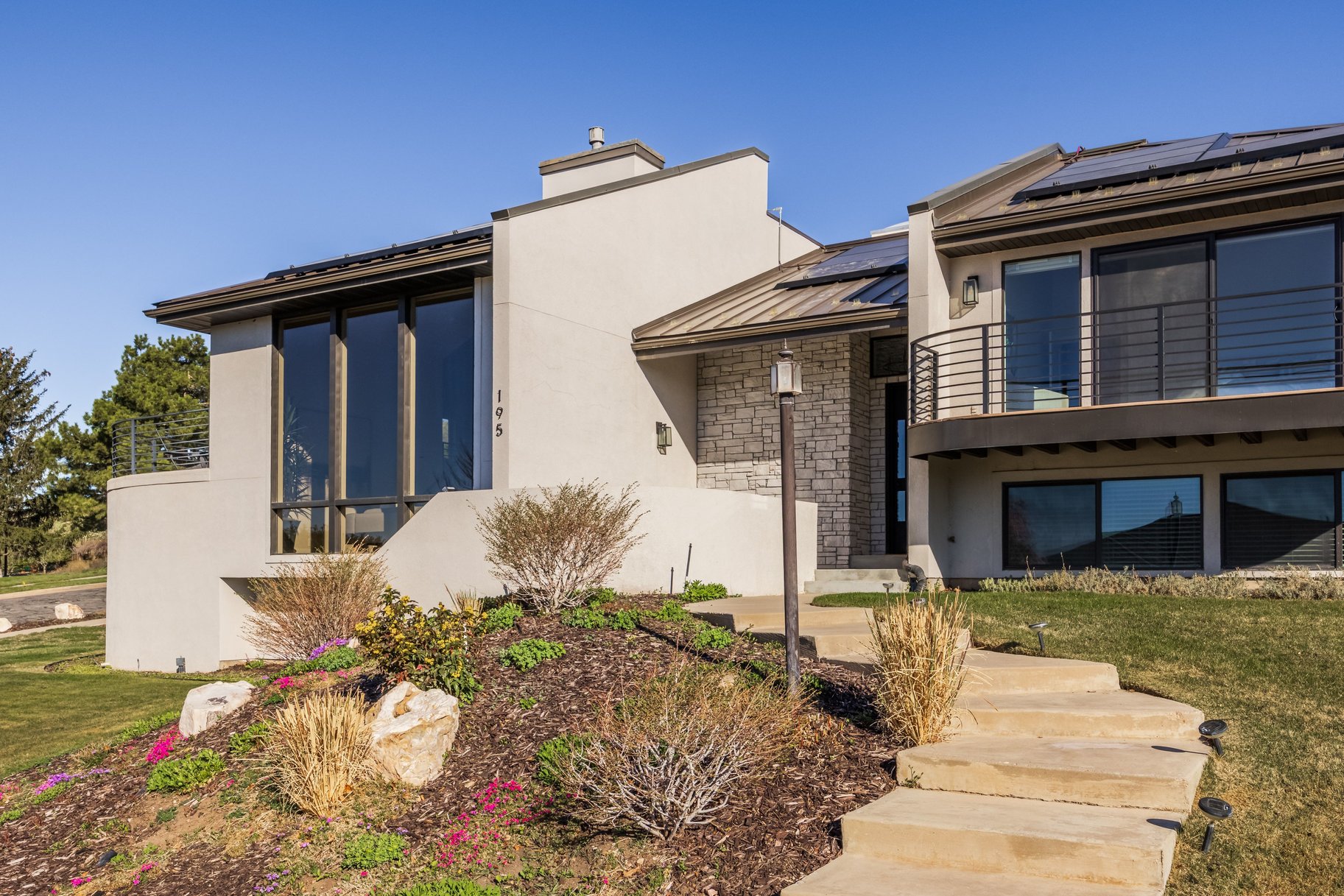  Stunning East Capitol Renovation - 物件實景