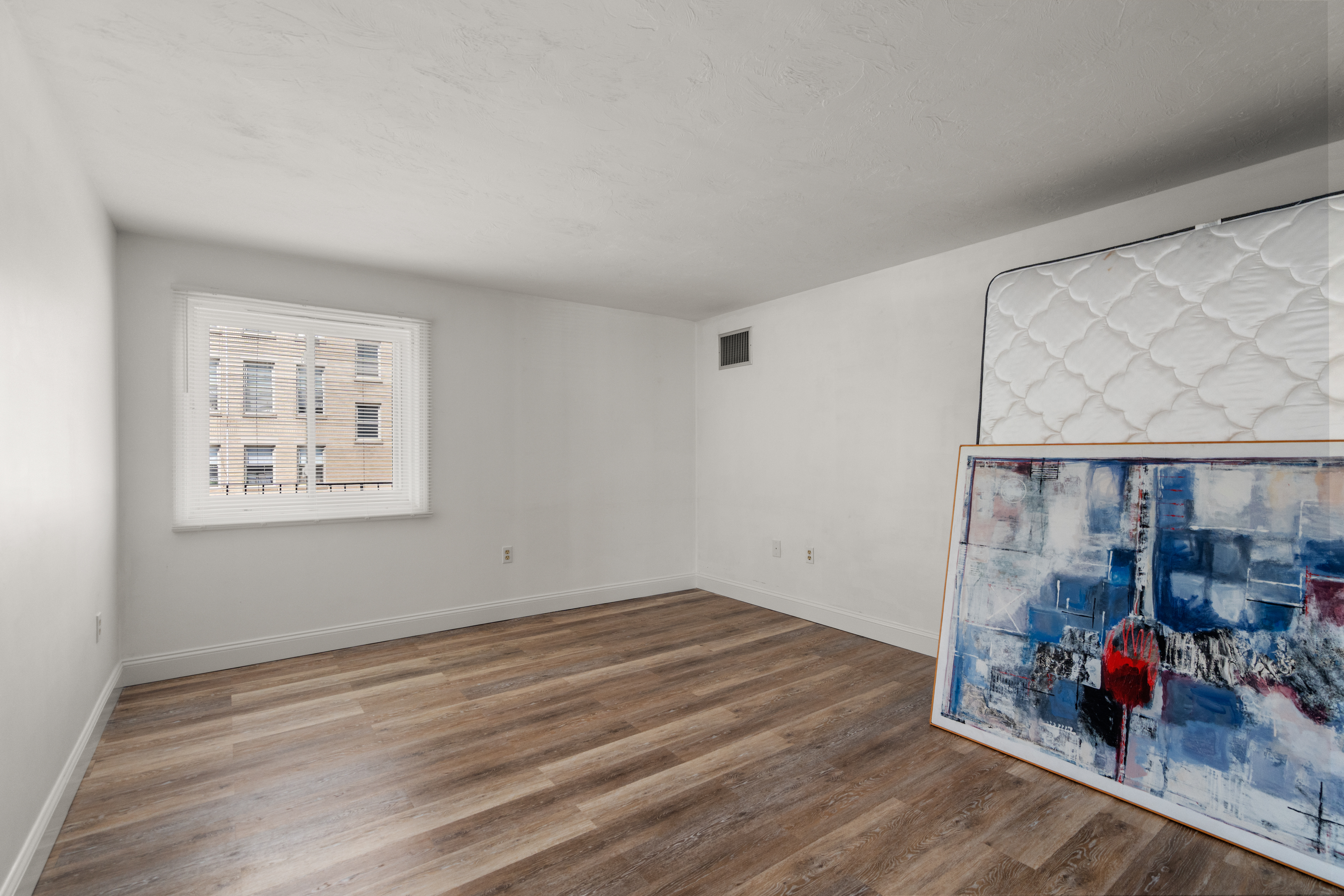  44 Elm, Unit 102, Worcester, MA, 01690 - 物件實景