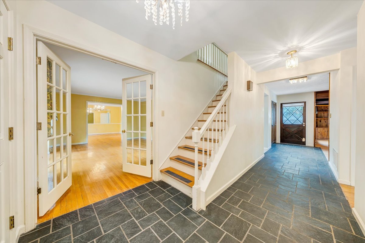 Roanoke, Virginia, 24015, United States, 5 Bedrooms Bedrooms, ,3 BathroomsBathrooms,Residential,For Sale,2043623