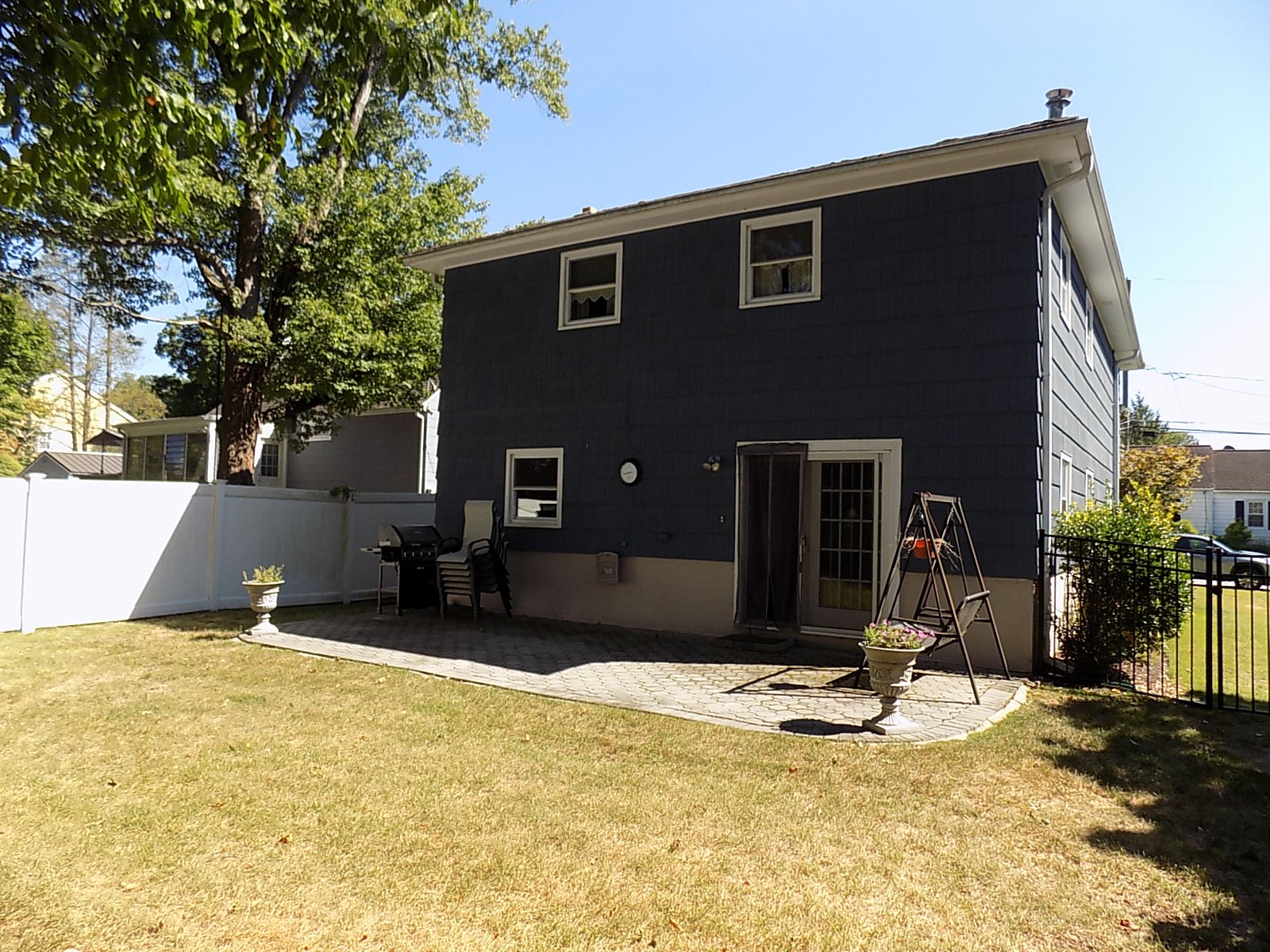 Pompton Plains, New Jersey, 07444, United States, 3 Bedrooms Bedrooms, ,2 BathroomsBathrooms,Residential,For Sale,1937203