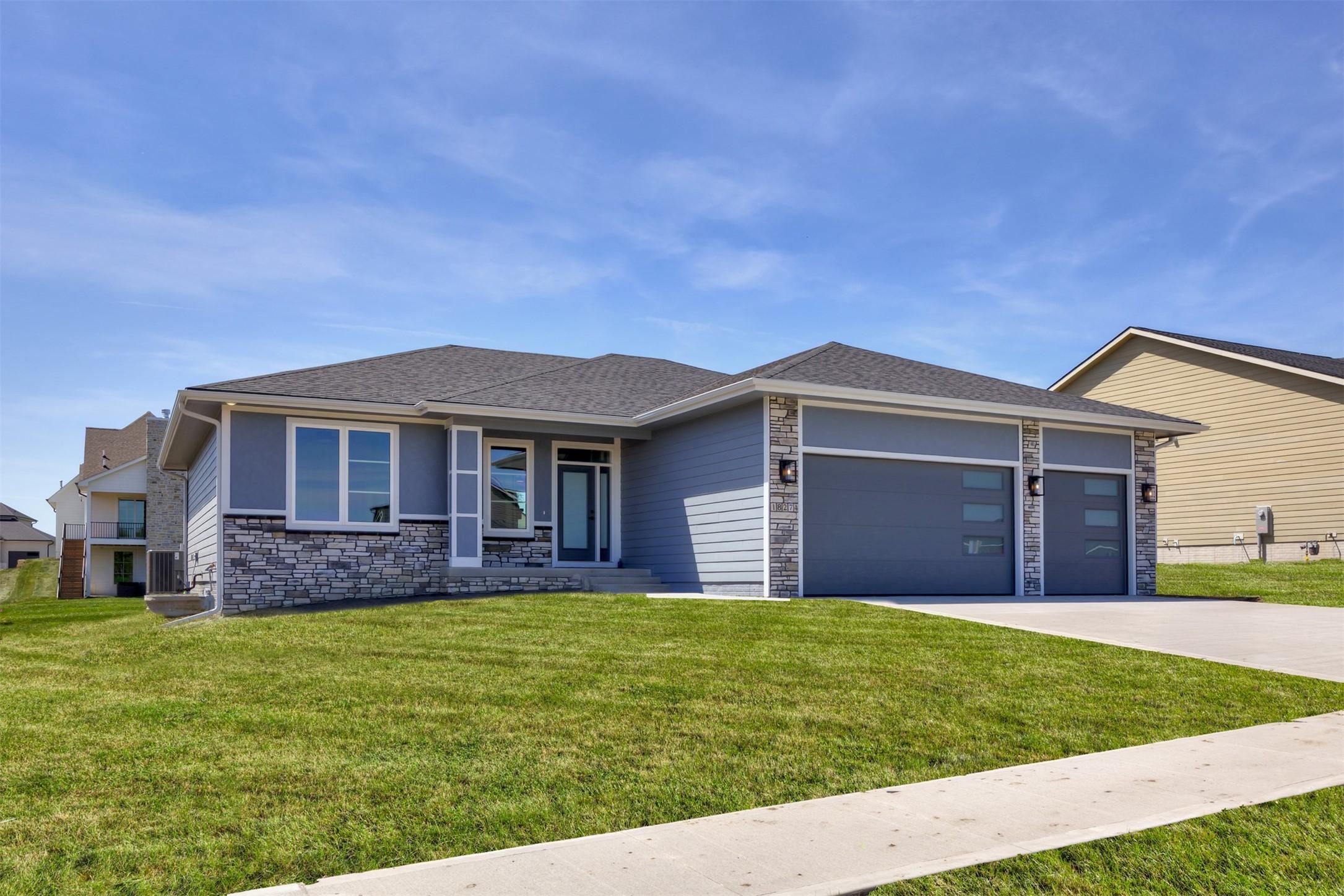 Clive, Iowa, 50325, United States, 4 Bedrooms Bedrooms, ,3 BathroomsBathrooms,Residential,For Sale,1927799