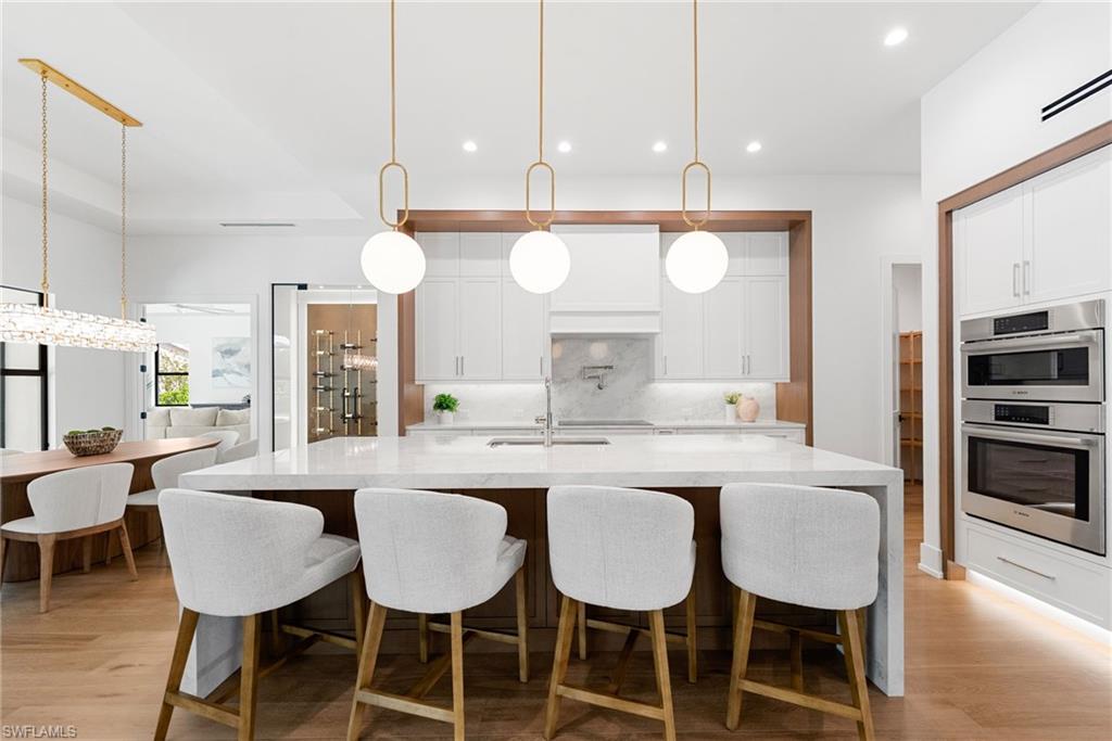 Naples, Florida, 34105, United States, 4 Bedrooms Bedrooms, ,5 BathroomsBathrooms,Residential,For Sale,1991548