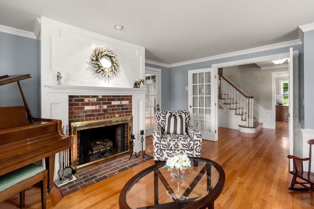 Paxton, Massachusetts, 01612, United States, 4 Bedrooms Bedrooms, ,4 BathroomsBathrooms,Residential,For Sale,1940308