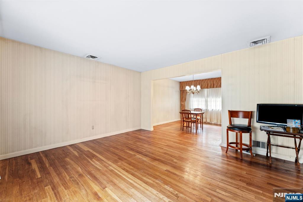 Twp of Washington, New Jersey, 07676, United States, 3 Bedrooms Bedrooms, ,2 BathroomsBathrooms,Residential,For Sale,1885353