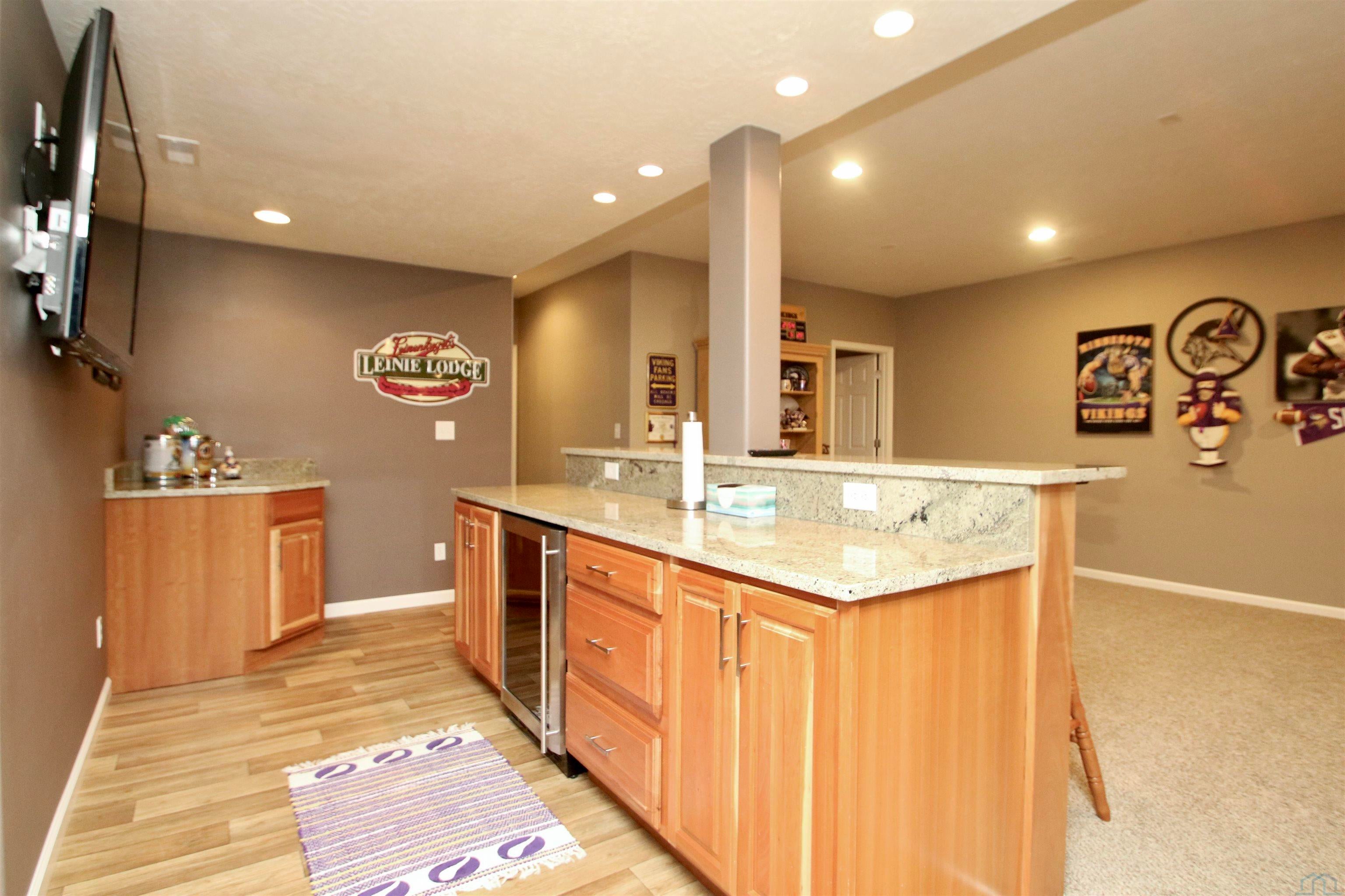Dakota Dunes, South Dakota, 57049, United States, 4 Bedrooms Bedrooms, ,3 BathroomsBathrooms,Residential,For Sale,2033503