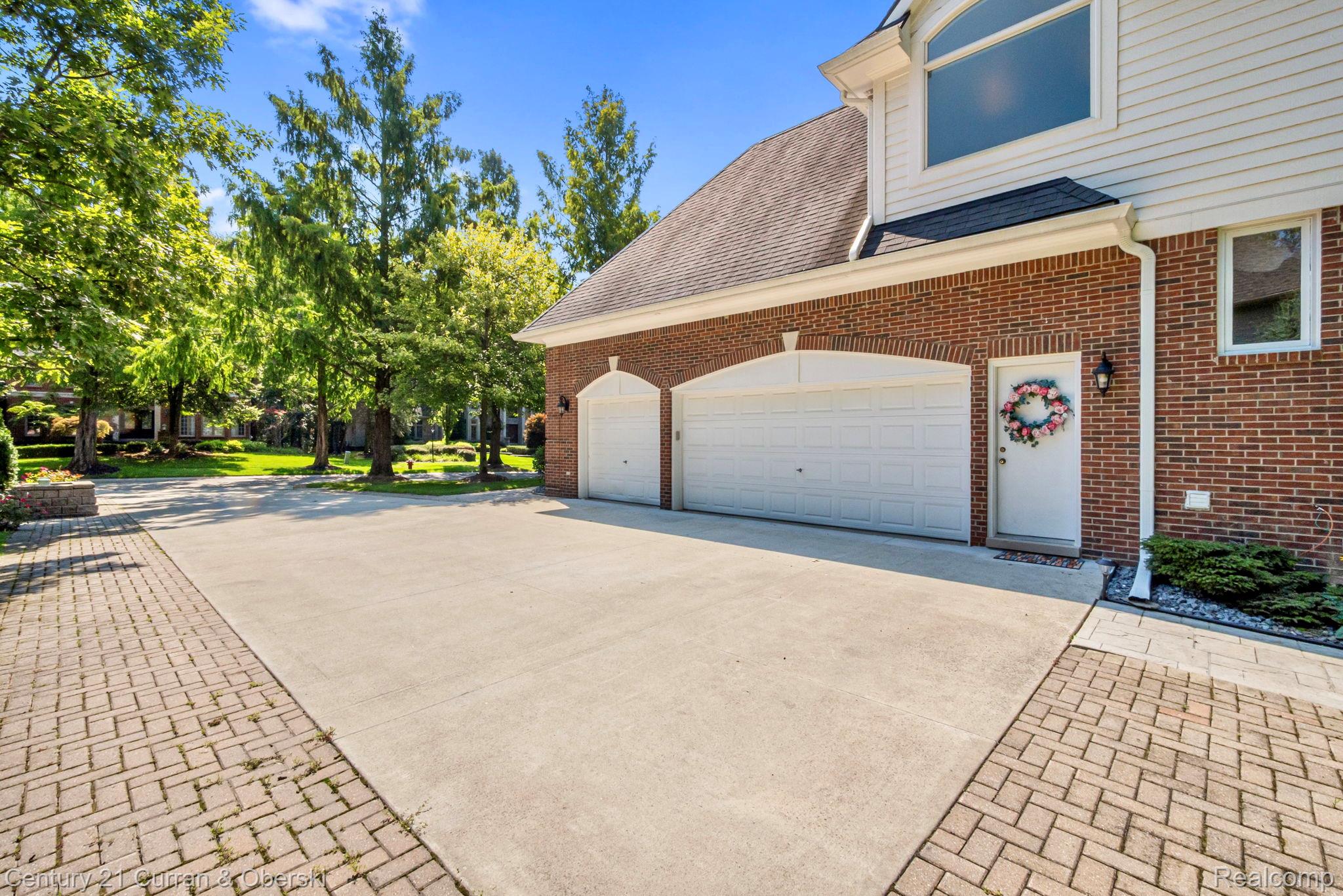 Novi, Michigan, 48374, United States, 4 Bedrooms Bedrooms, ,6 BathroomsBathrooms,Residential,For Sale,1914653