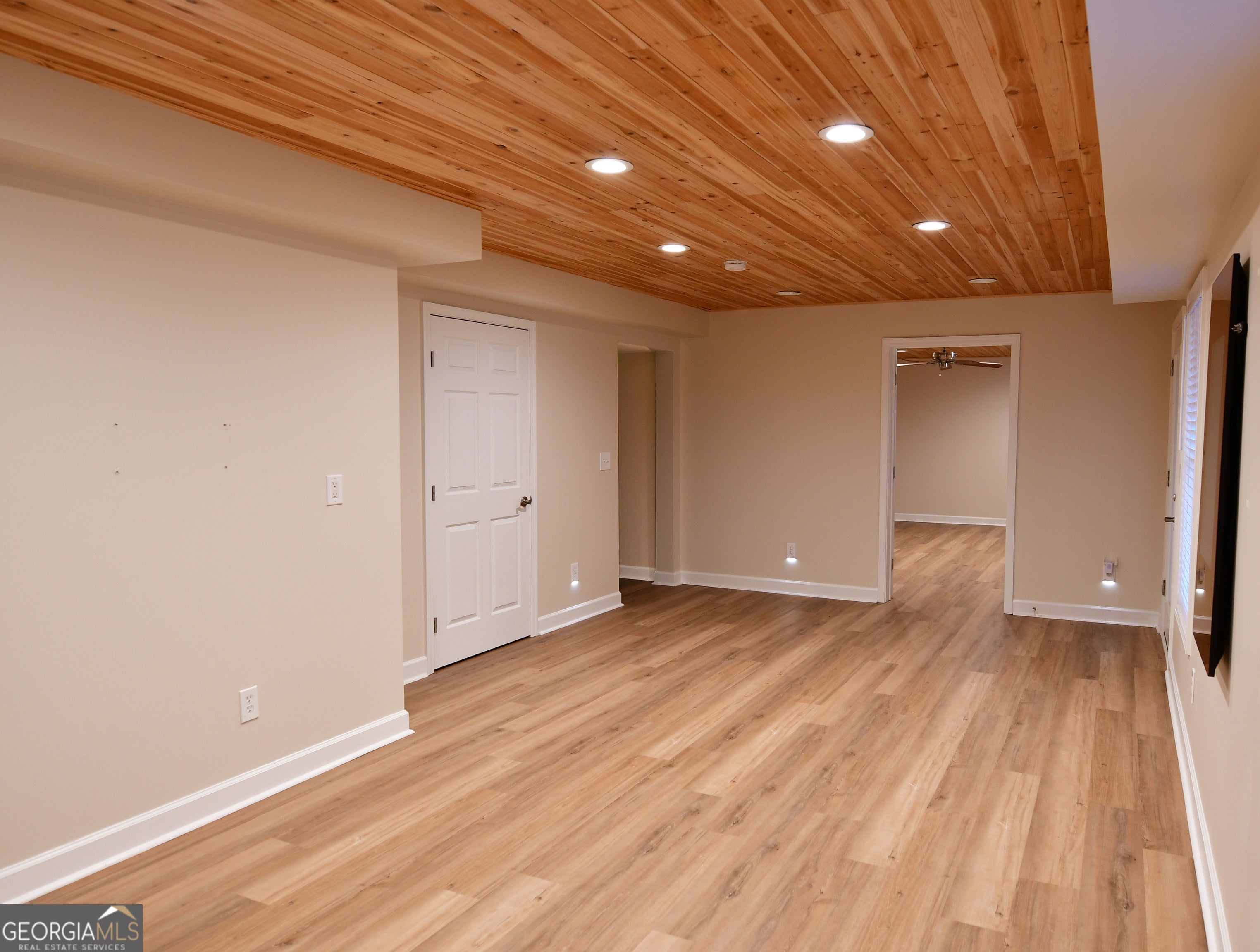 Hoschton, Georgia, 30548, United States, 5 Bedrooms Bedrooms, ,4 BathroomsBathrooms,Residential,For Sale,1992517