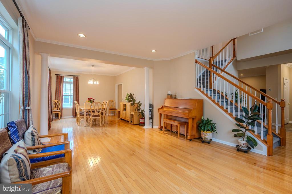 Plainsboro, New Jersey, 08536, United States, 4 Bedrooms Bedrooms, ,3 BathroomsBathrooms,Residential,For Sale,1900525