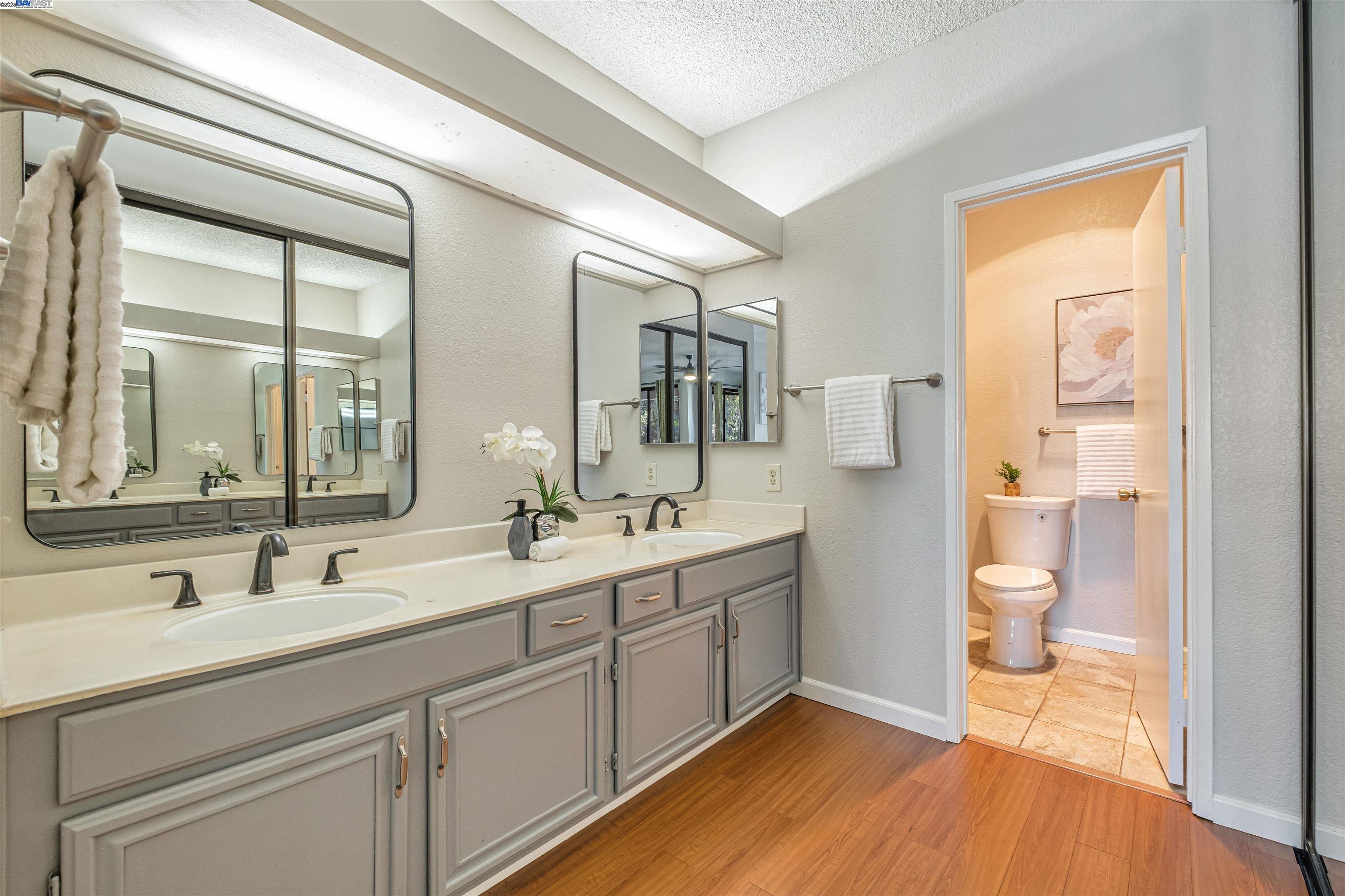 Fremont, California, 94536, United States, 2 Bedrooms Bedrooms, ,2 BathroomsBathrooms,Residential,For Sale,1911508