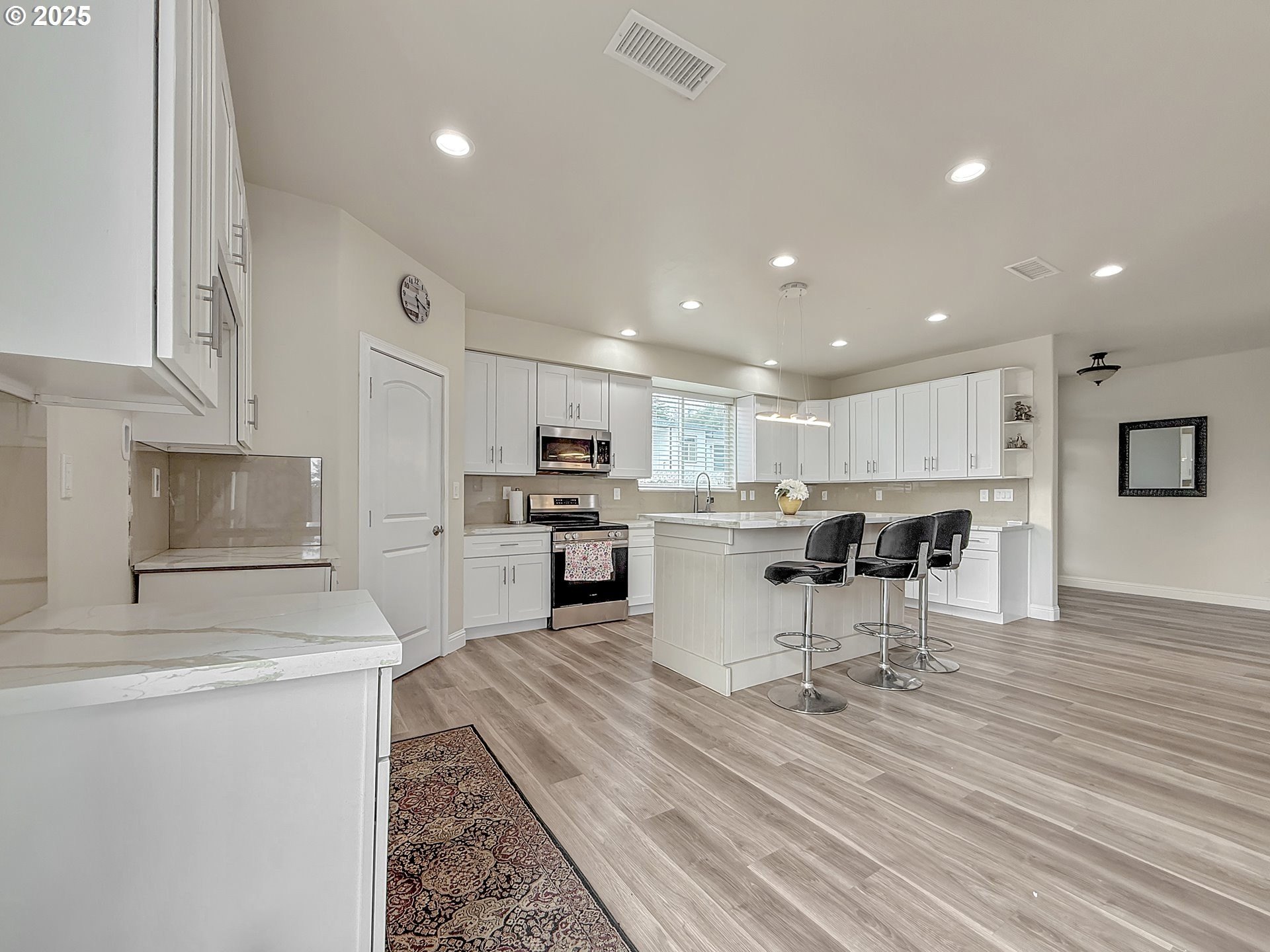 Brookings, Oregon, 97415, United States, 3 Bedrooms Bedrooms, ,3 BathroomsBathrooms,Residential,For Sale,1974762