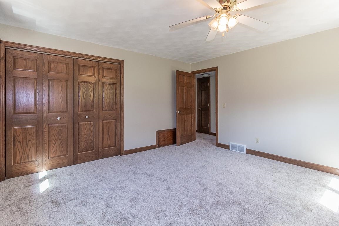 New London, Wisconsin, 54961-8021, United States, 4 Bedrooms Bedrooms, ,2 BathroomsBathrooms,Residential,For Sale,1984435