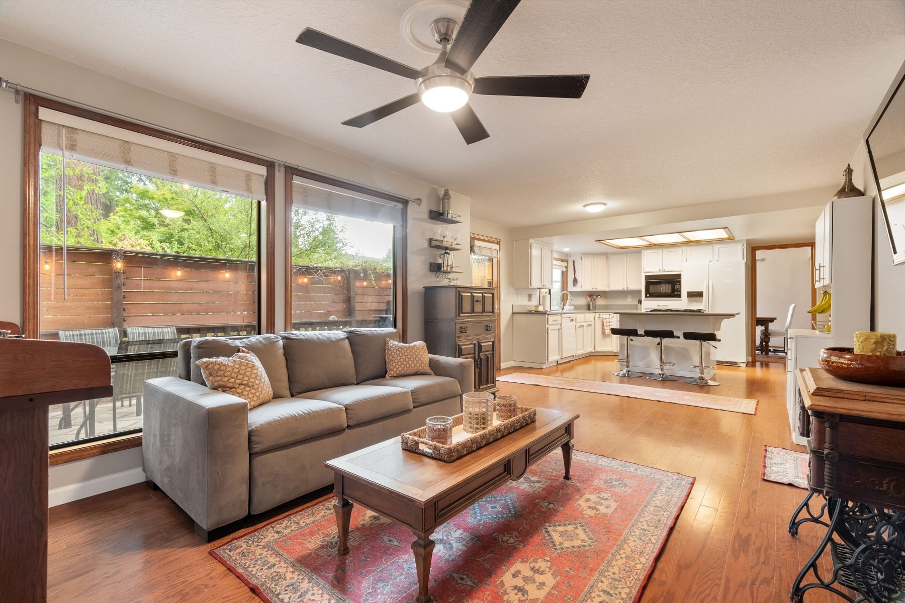  8005 SW CHURCHILL CT Tigard, OR 97224 - 物件實景