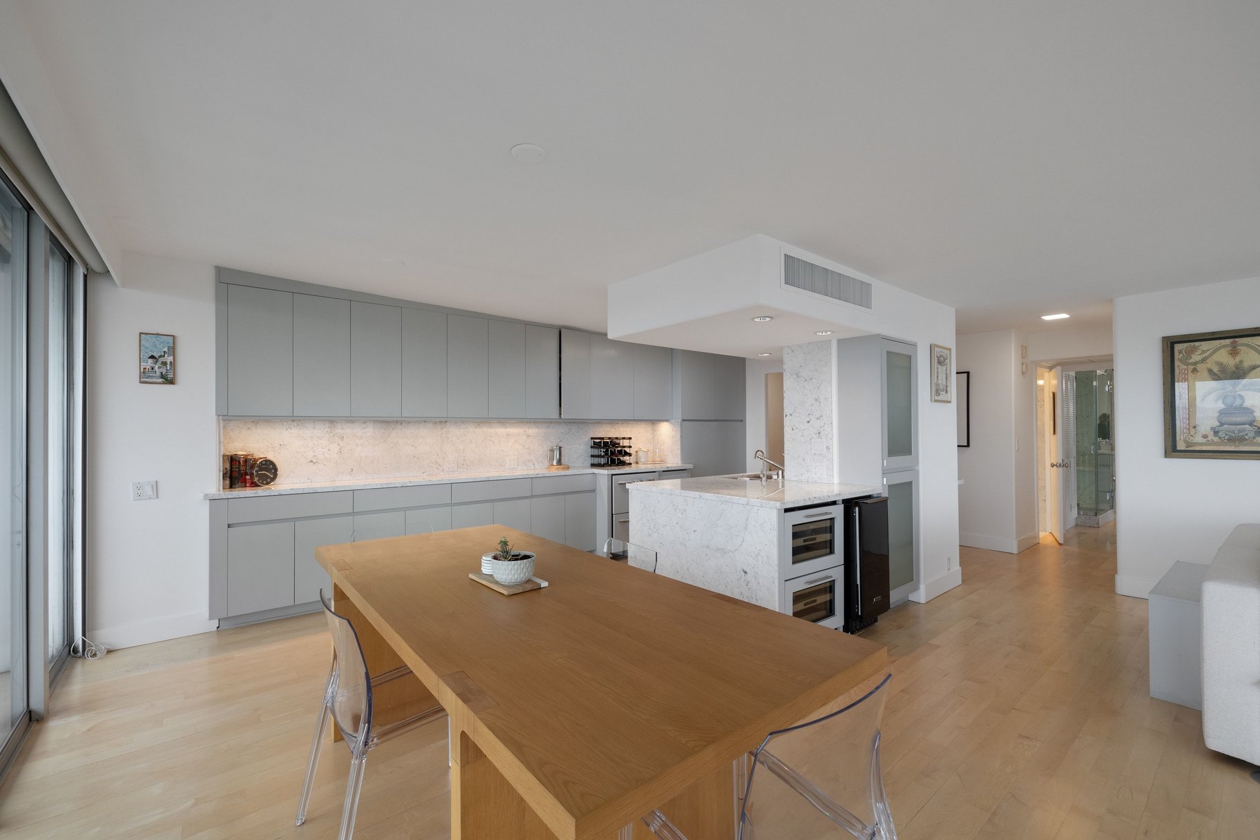  Chic Downtown Condo with Mountain & River Views - 物件實景