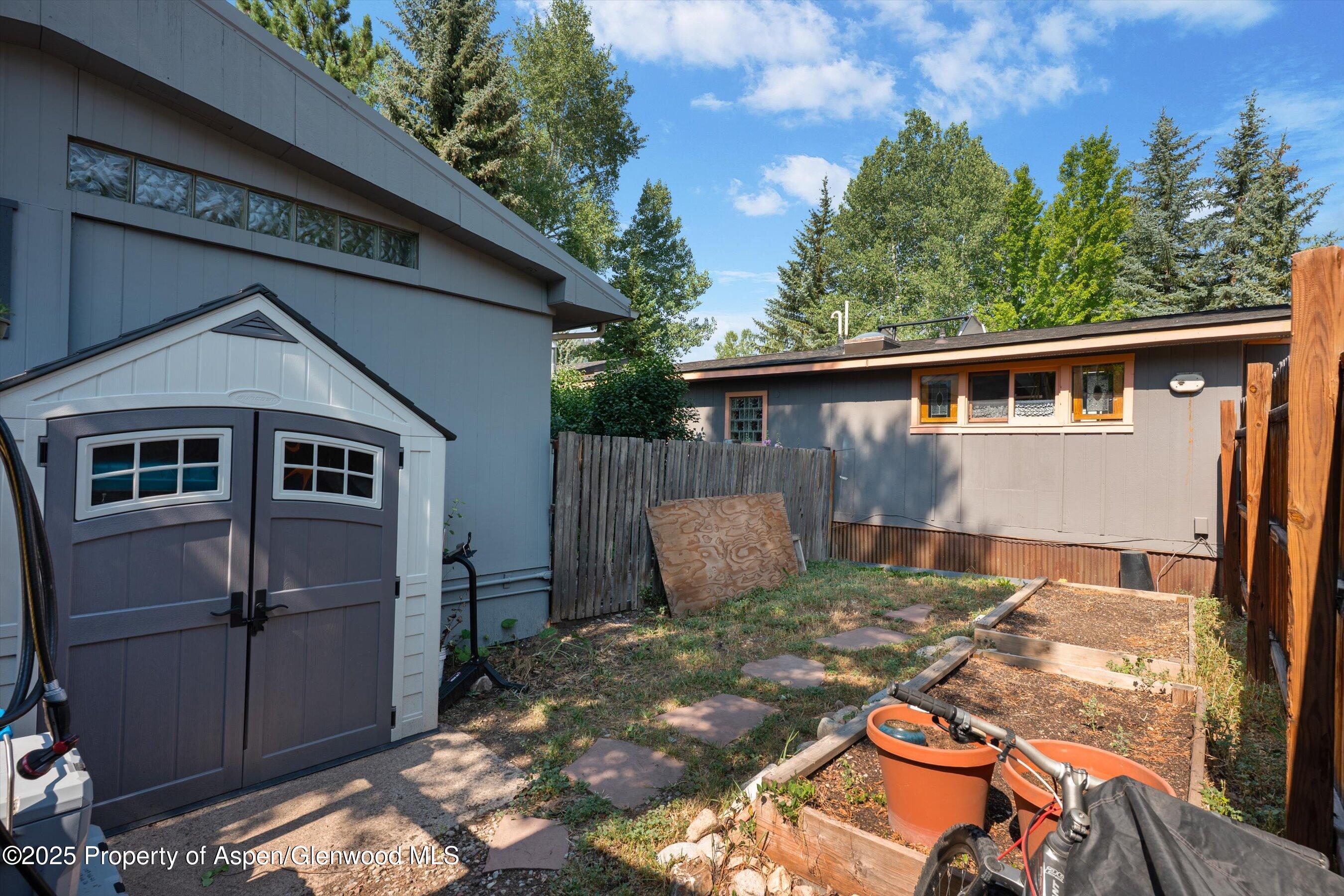 Aspen, Colorado, 81611, United States, 2 Bedrooms Bedrooms, ,1 BathroomBathrooms,Residential,For Sale,1927391