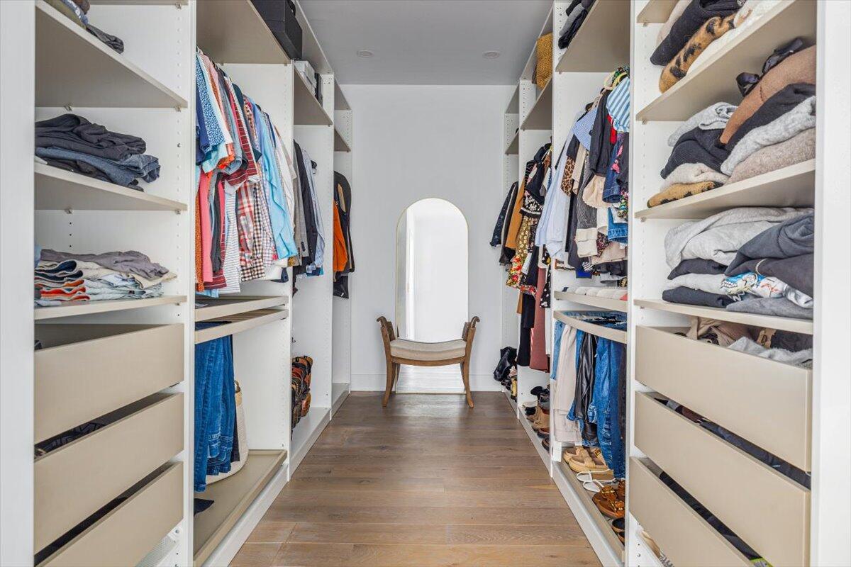 Michiana Shores, Indiana, 46360, United States, 5 Bedrooms Bedrooms, ,4 BathroomsBathrooms,Residential,For Sale,1949684