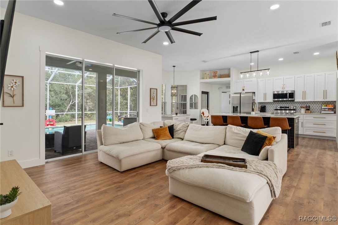 Beverly Hills, Florida, 34465, United States, 3 Bedrooms Bedrooms, ,2 BathroomsBathrooms,Residential,For Sale,1976634