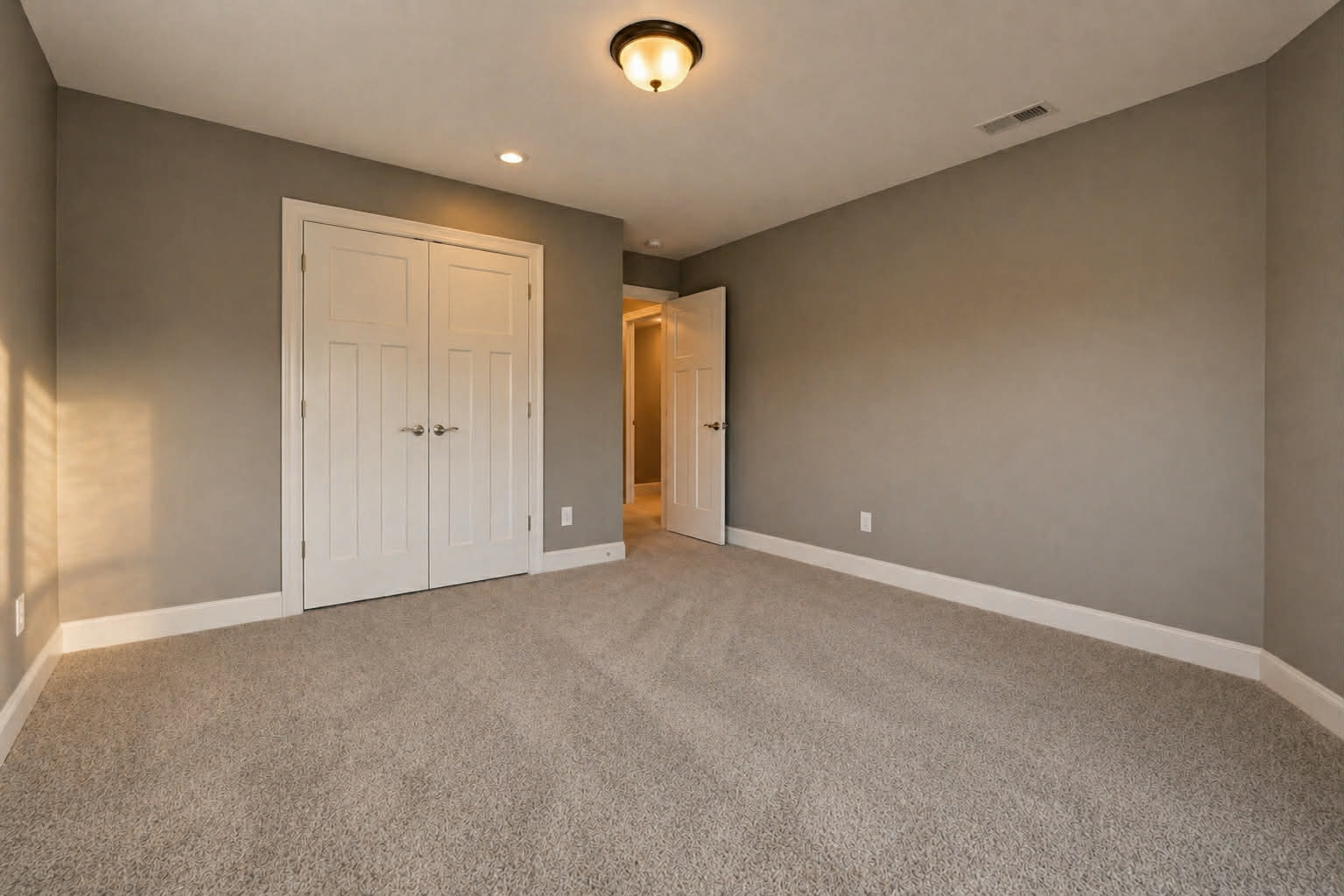  2821 Talon Circle NE - 物件實景