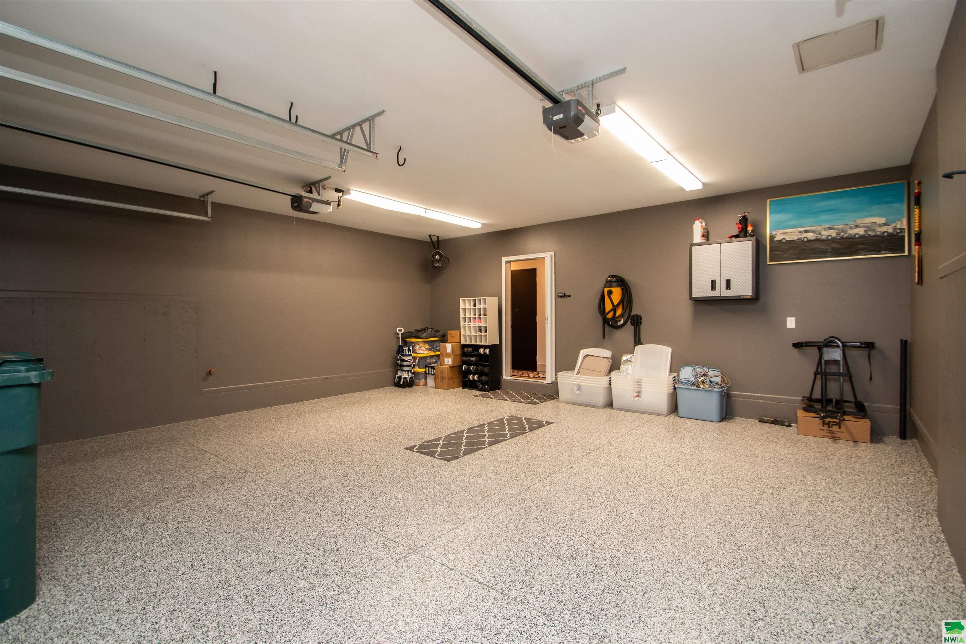 Dakota Dunes, South Dakota, 57049, United States, 3 Bedrooms Bedrooms, ,3 BathroomsBathrooms,Residential,For Sale,1984312