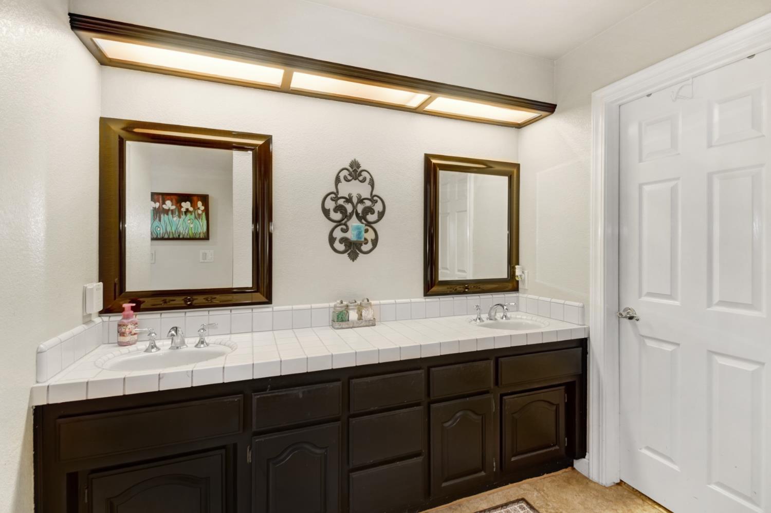 Elk Grove, California, 95624, United States, 4 Bedrooms Bedrooms, ,4 BathroomsBathrooms,Residential,For Sale,1987629