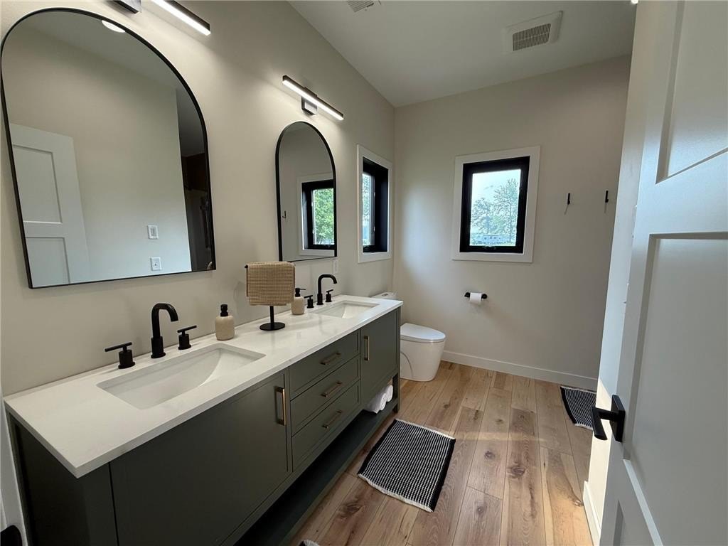Alexandria, Minnesota, 56308, United States, 4 Bedrooms Bedrooms, ,2 BathroomsBathrooms,Residential,For Sale,2019044