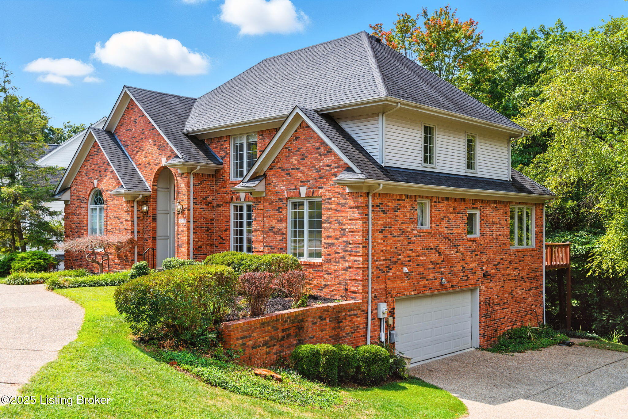Prospect, Kentucky, 40059, United States, 4 Bedrooms Bedrooms, ,4 BathroomsBathrooms,Residential,For Sale,1941807