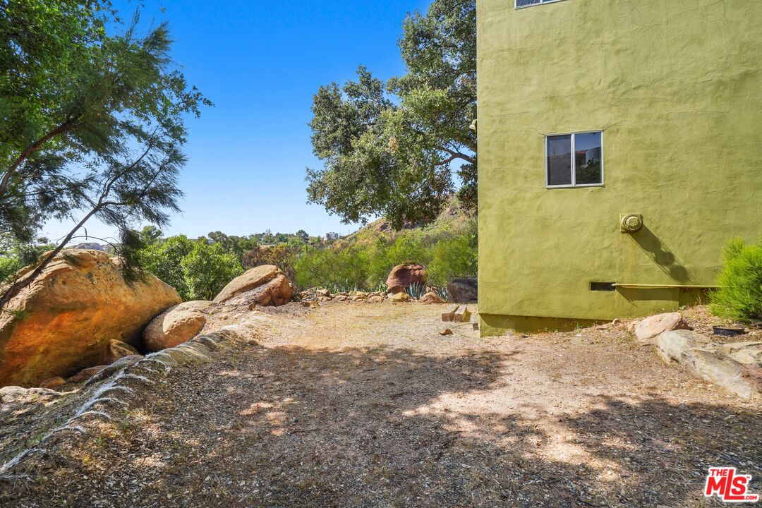 Malibu, California, 90265, United States, 3 Bedrooms Bedrooms, ,3 BathroomsBathrooms,Residential,For Sale,1859463