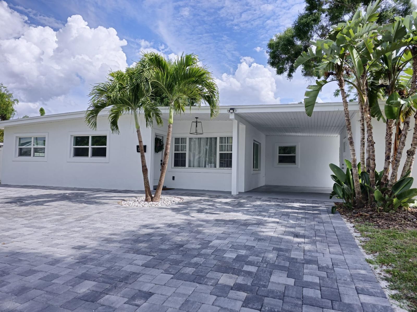 ORLANDO, Florida, 32806, United States, 4 Bedrooms Bedrooms, ,3 BathroomsBathrooms,Residential,For Sale,1879831